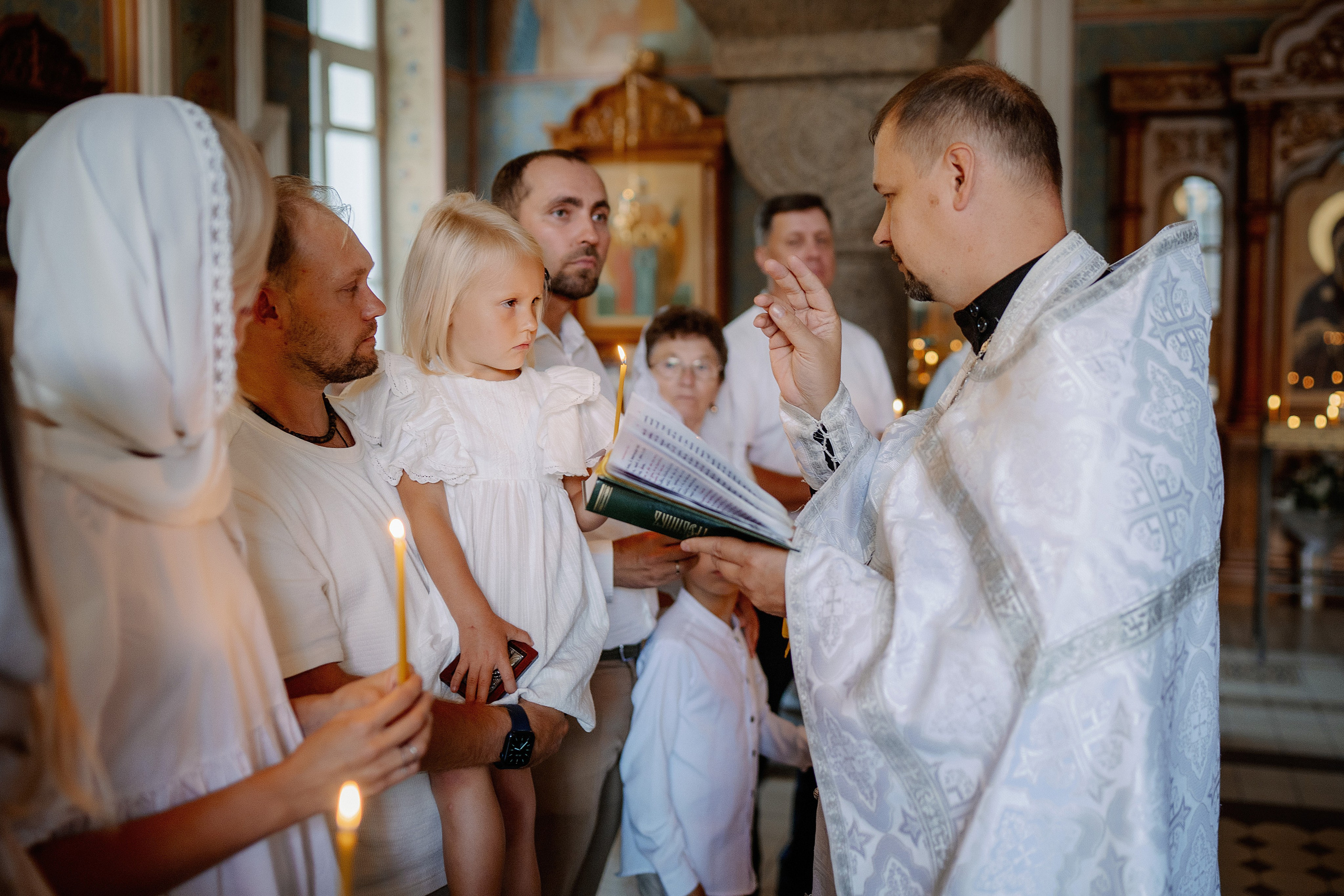 Крещение Евы. Фотограф на Крещение и Венчание в Красноярске Рамазанова Юлия