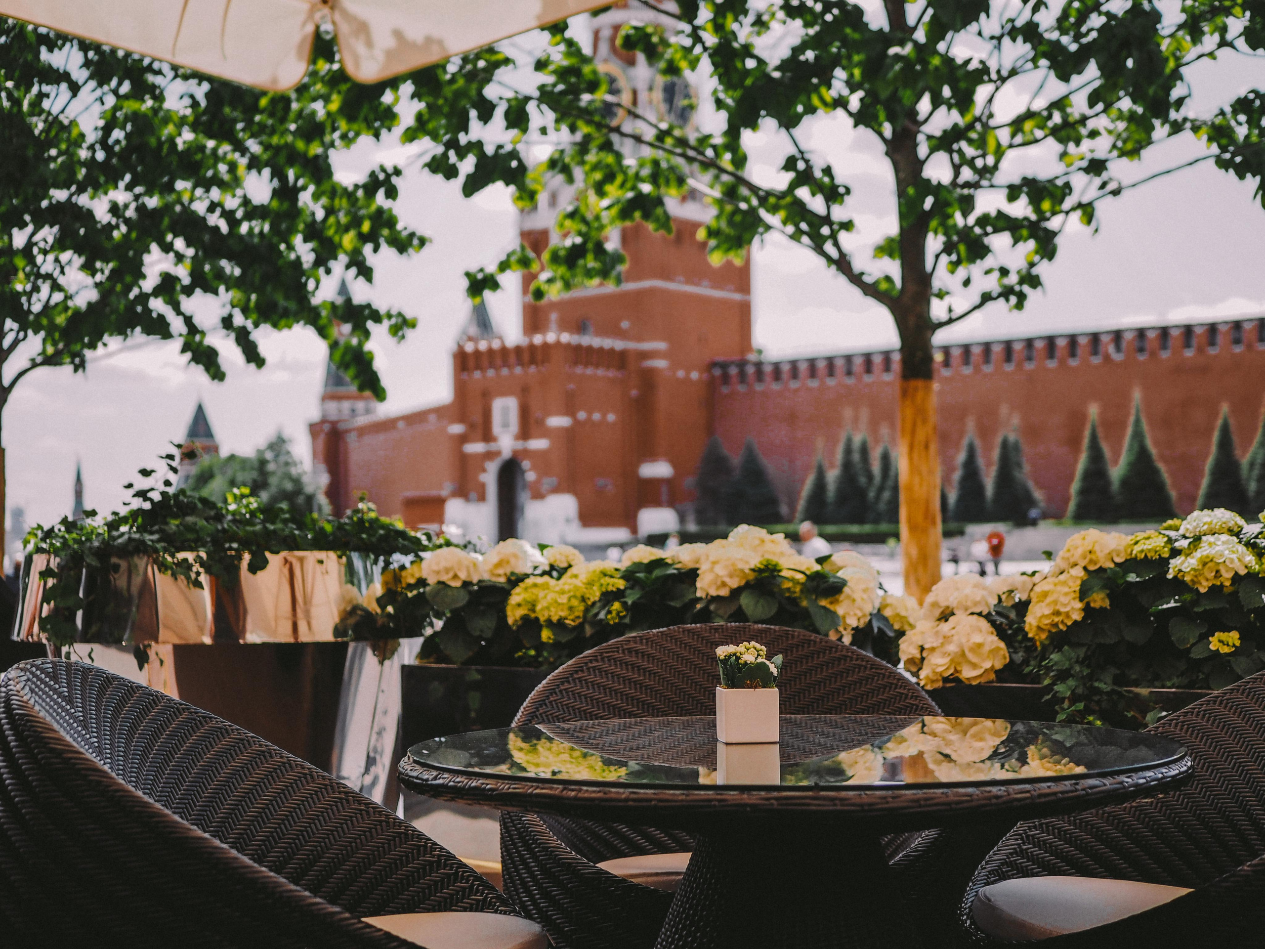 Графическая презентация коктейля «Krasnyi». О дизайнере