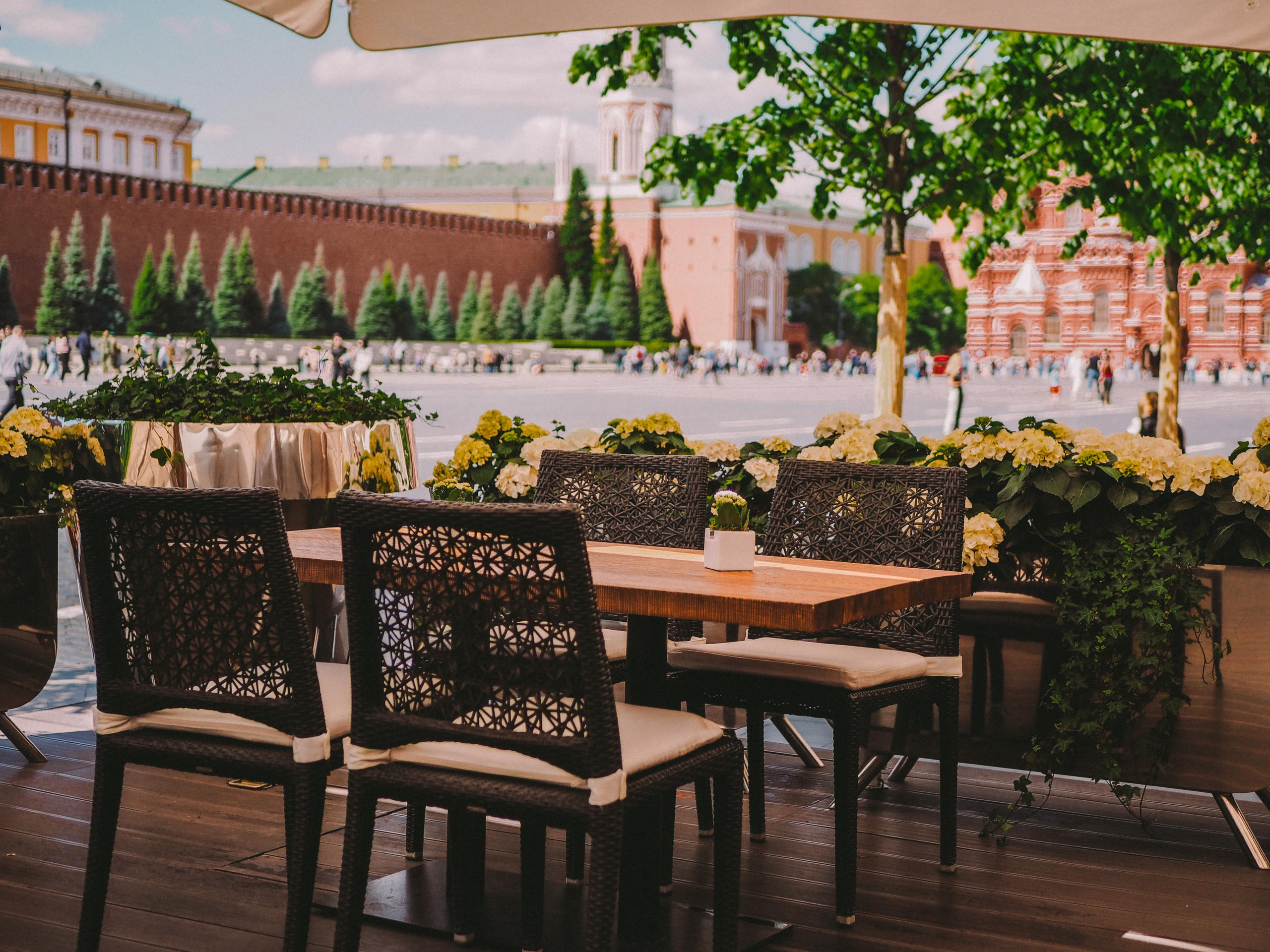 Графическая презентация коктейля «Krasnyi». О дизайнере