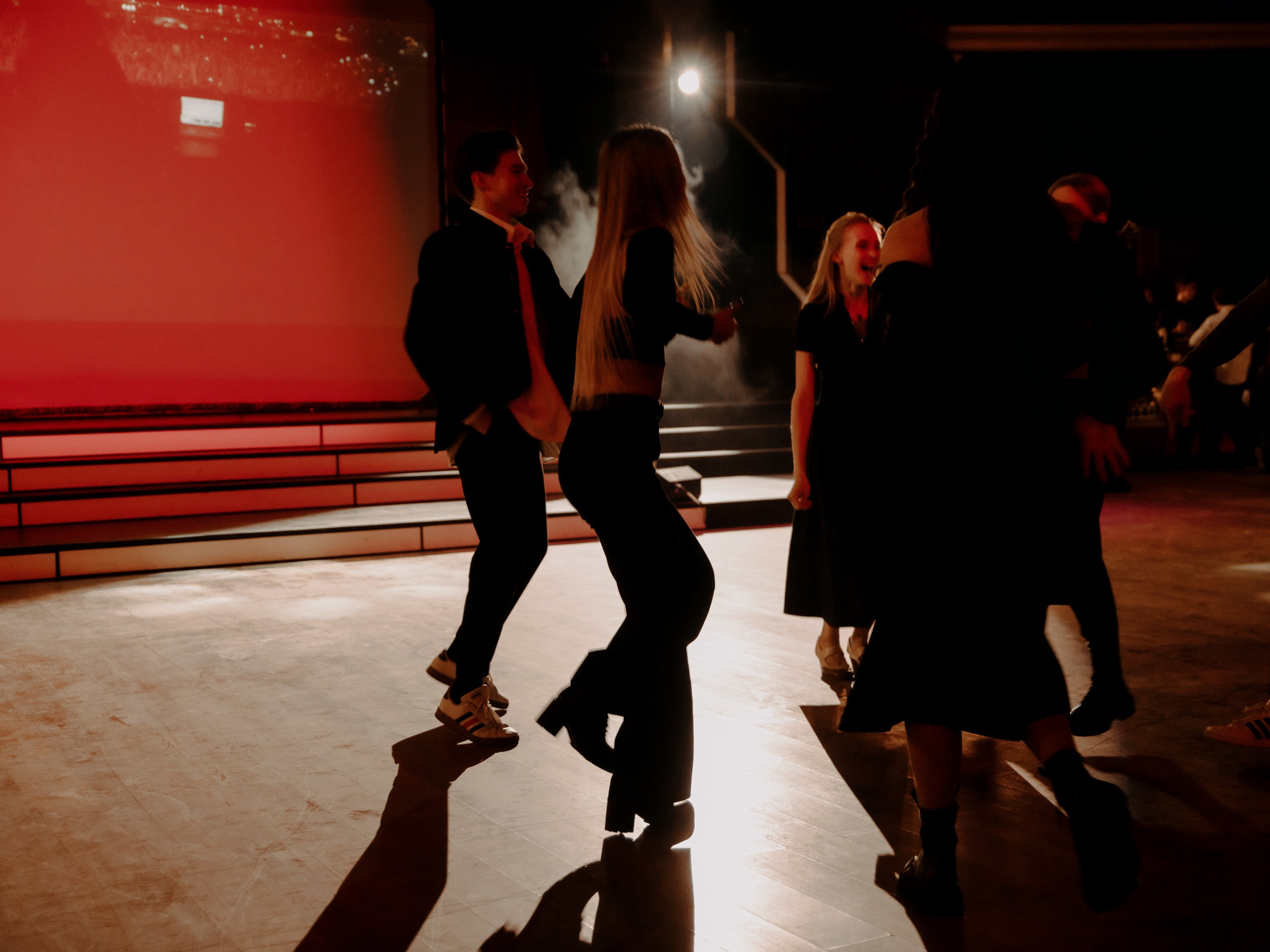 Корпоратив в театре МДМ. Свадебный и портретный фотограф в Москве Жердев Даниил