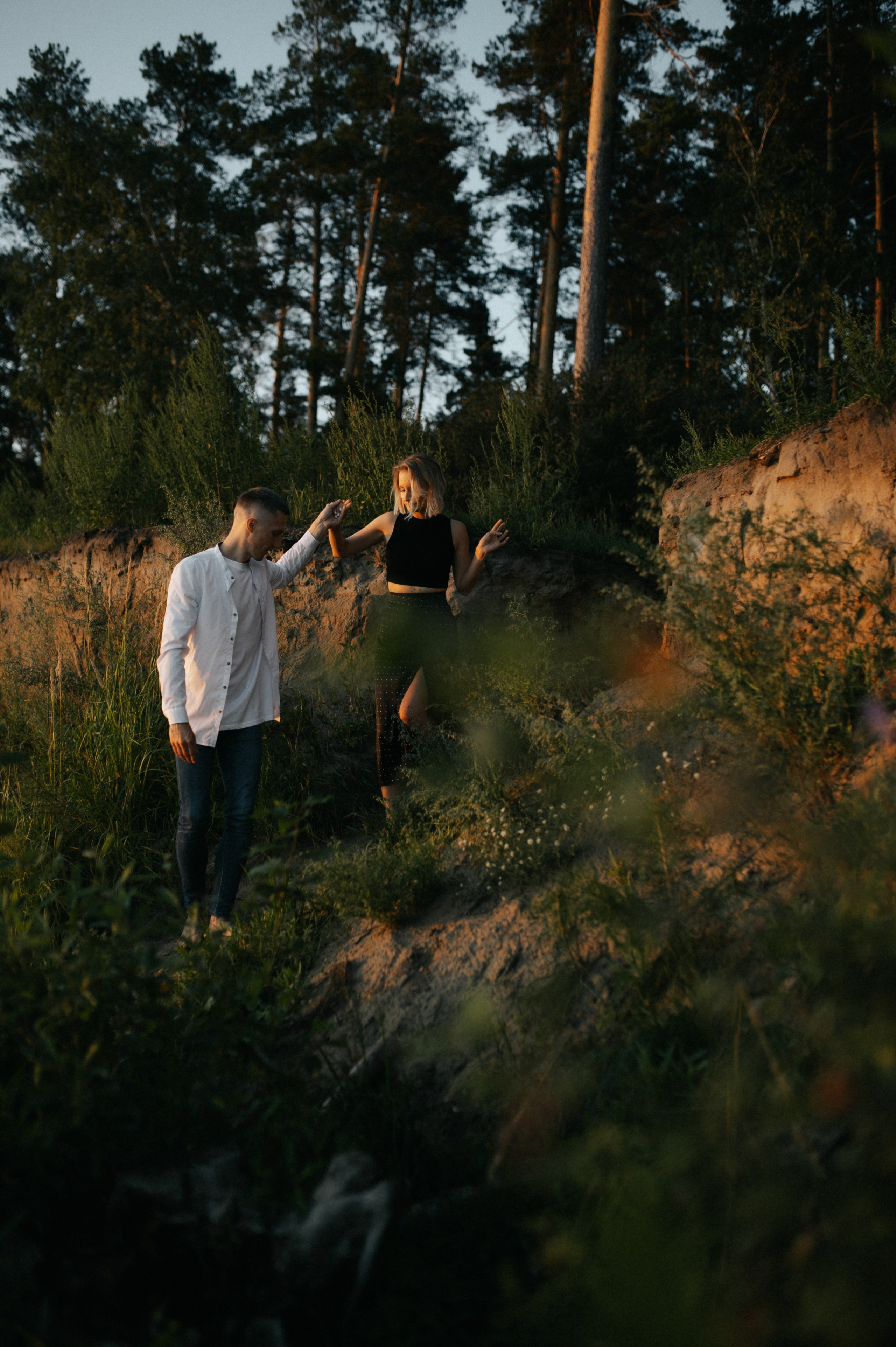 АНДРЕЙ И ЛИЛЯ/ СЪЕМКА НА БЕРЕГУ БЕРДСКОГО ЗАЛИВА. Семейный фотограф в Новосибирске Женя Индрикова