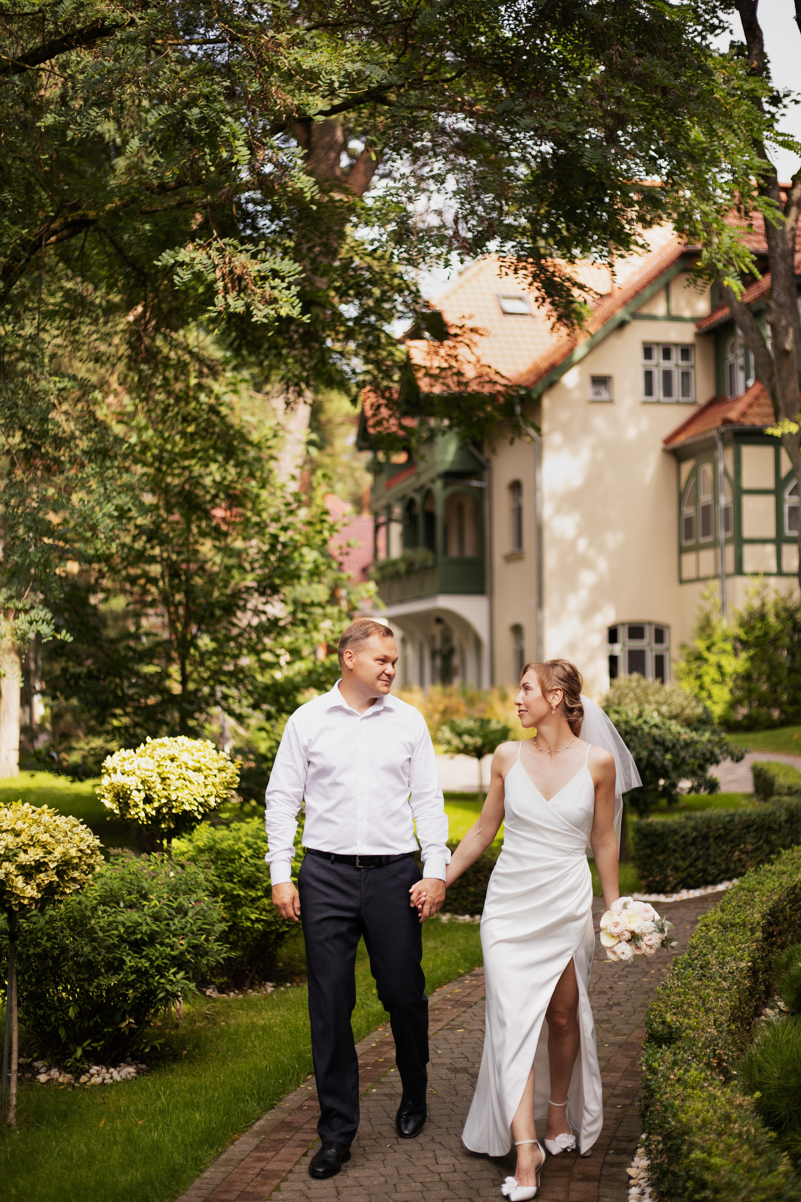 Свадебные прогулки (свадьба для двоих). Контент-фотограф в Калининграде (Москве) Наталья Кеворкова