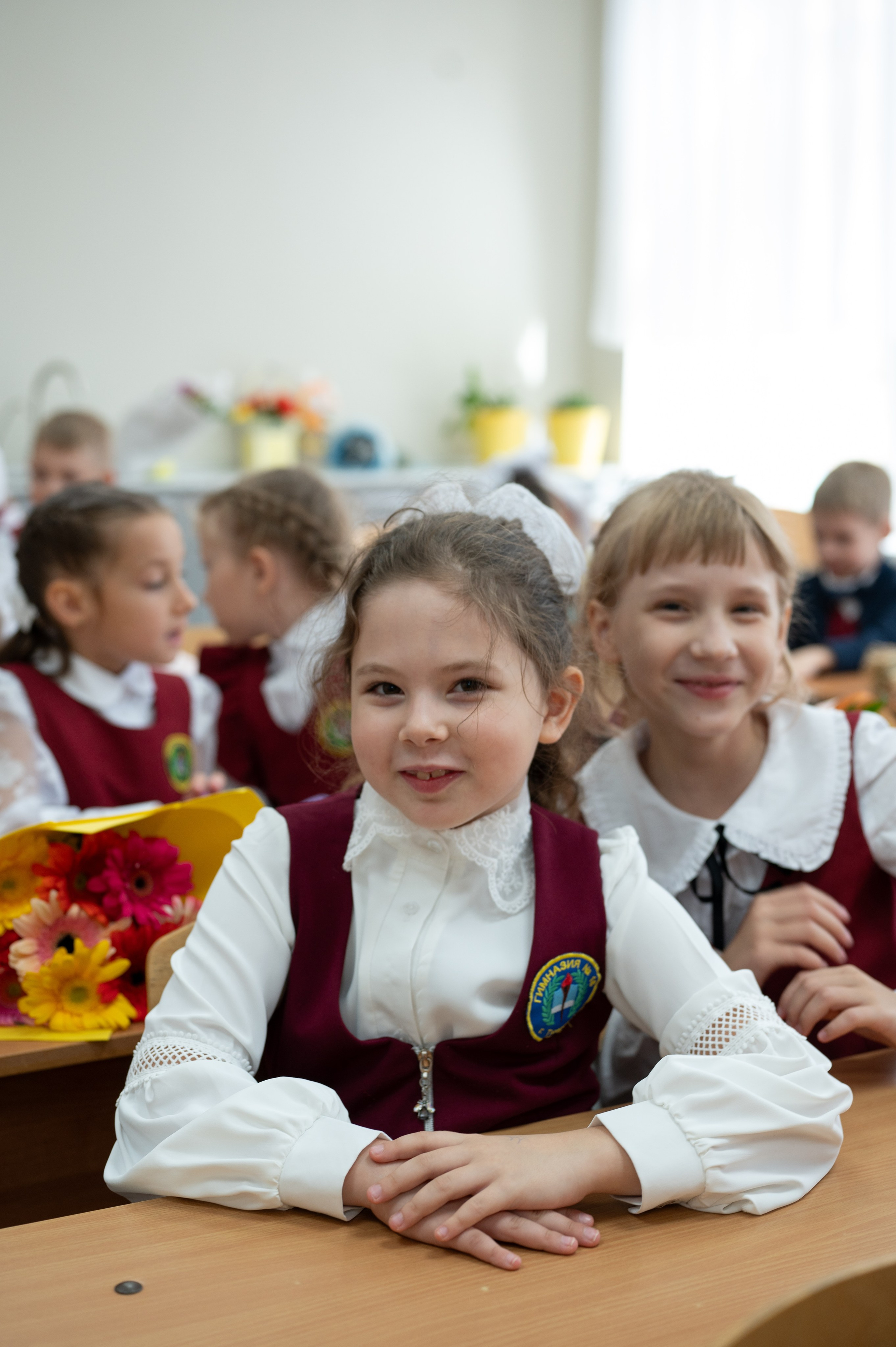 1 сентября 16 гимназия 2 класс (линейка + в классе+ на улице). Фотограф новорожденных, семейный детский в Тюмени Татьяна Морозова