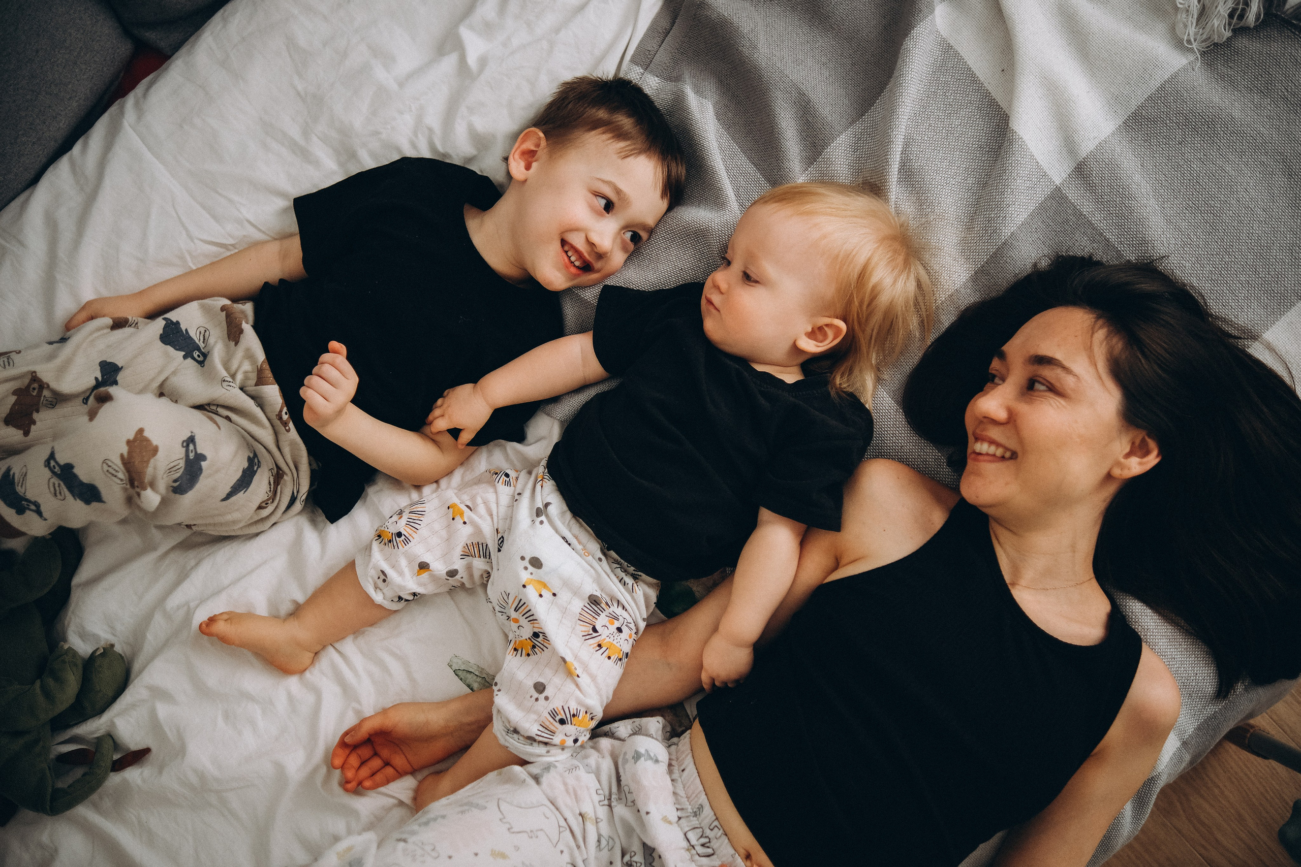 У Ирины дома. Семейный детский ньюборн фотограф в Москве Марта Петрова