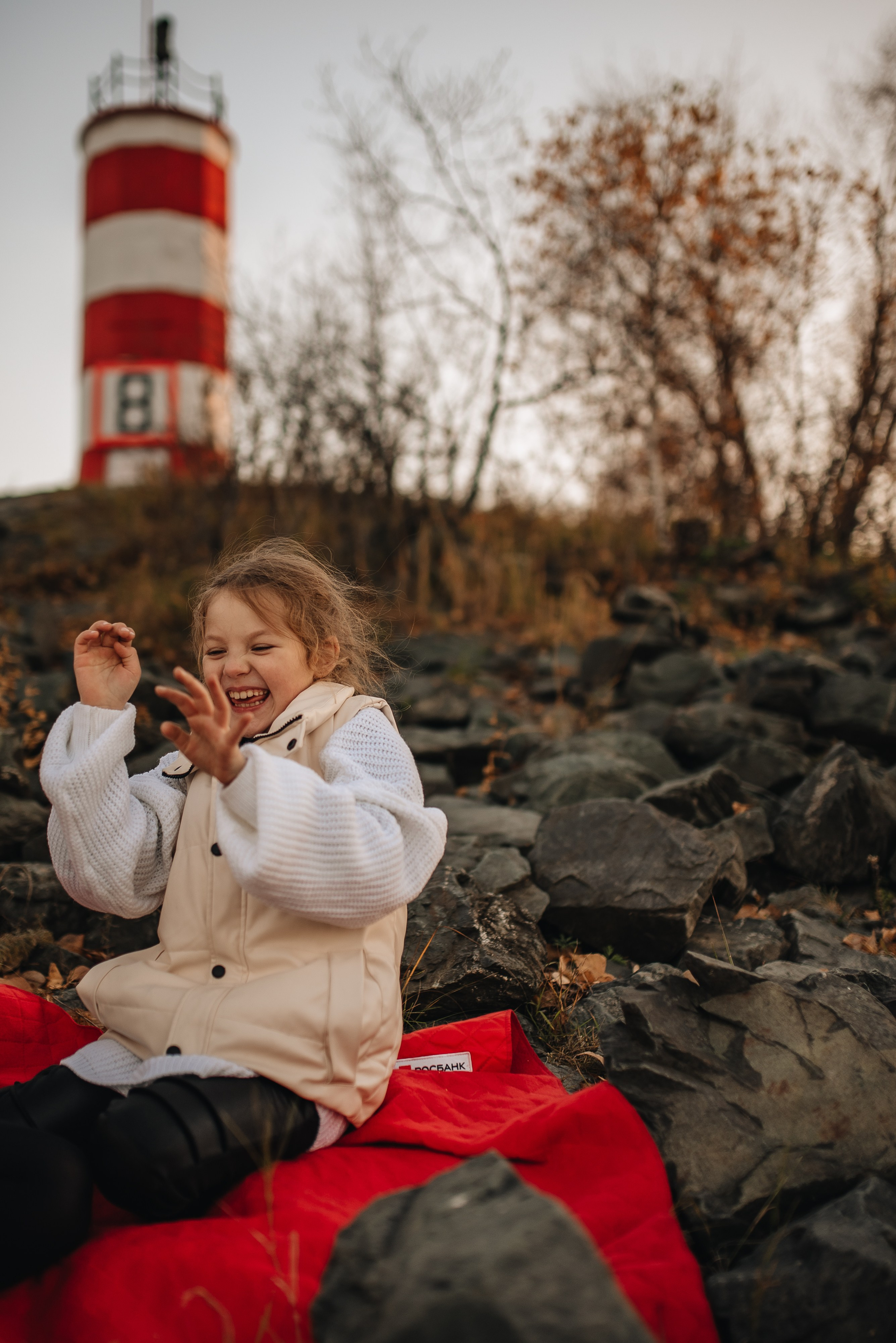 Катя и Варя (маяк). Семейная фотосессия в Новосибирске от фотографа Ольги Коваль