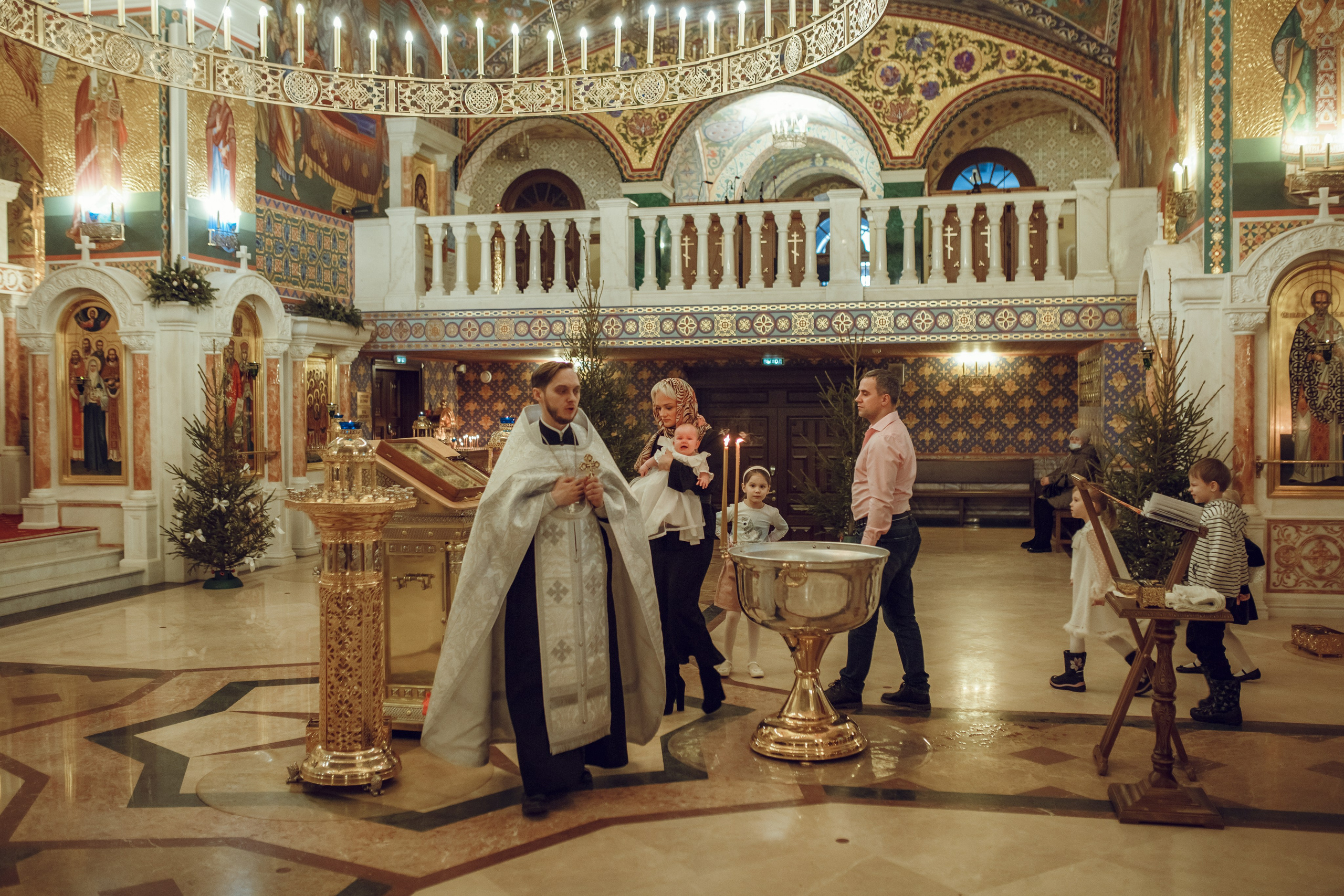 Крещение Виктории. Фотограф на Крещение, семейный фотограф в Москве