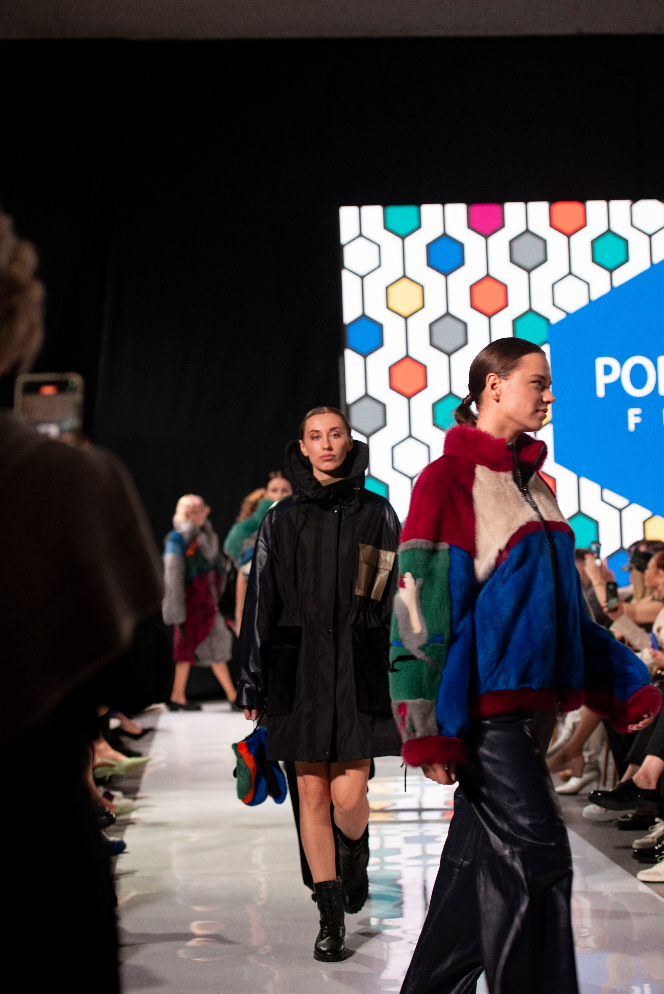 Фотограф на модельный показ. Свадебный, семейный, фэшн фотограф, школьный фотограф в Сочи