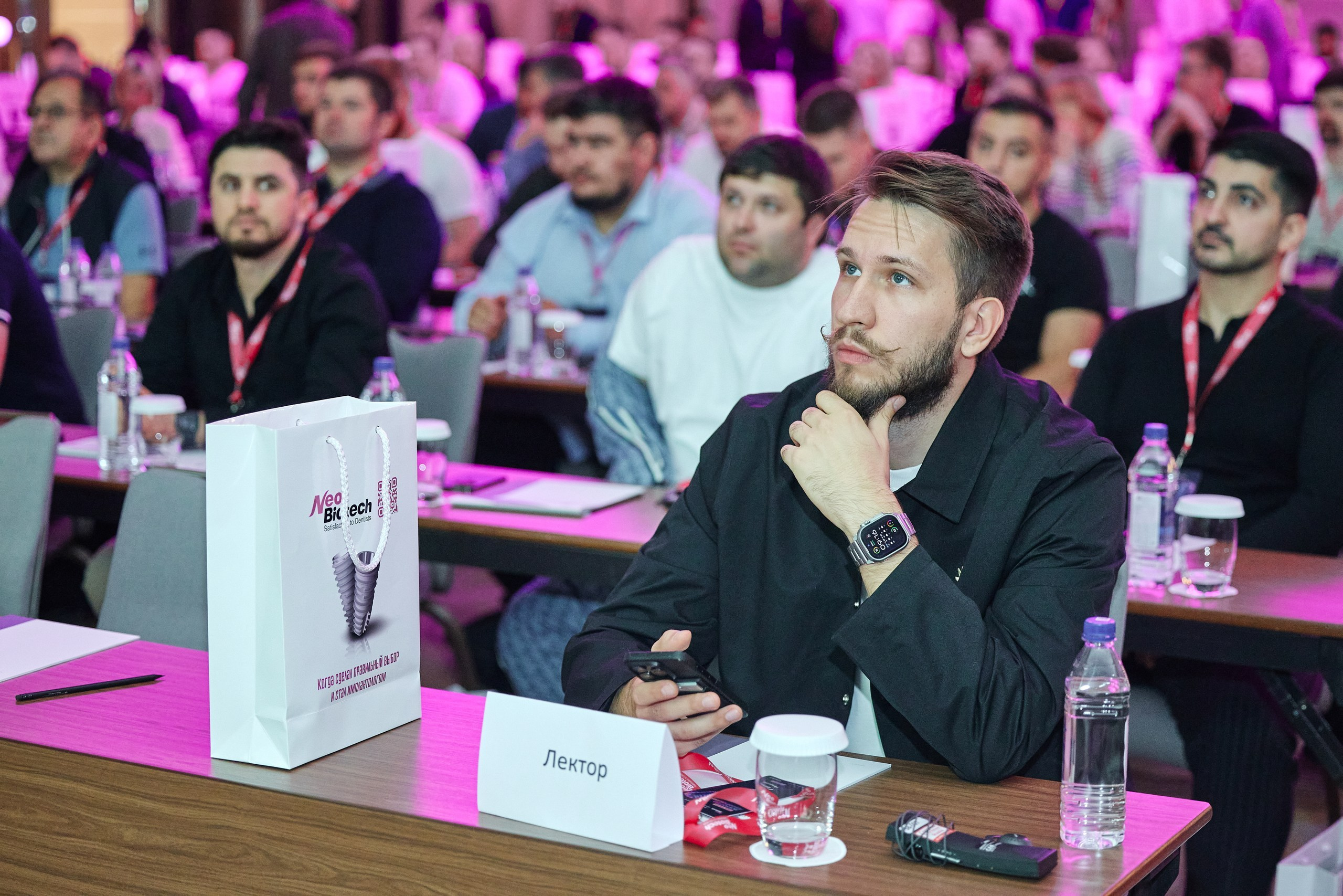 Конгресс имплантологов Neo Biotech 2025. Антон Артюшин, портретный фотограф. Москва