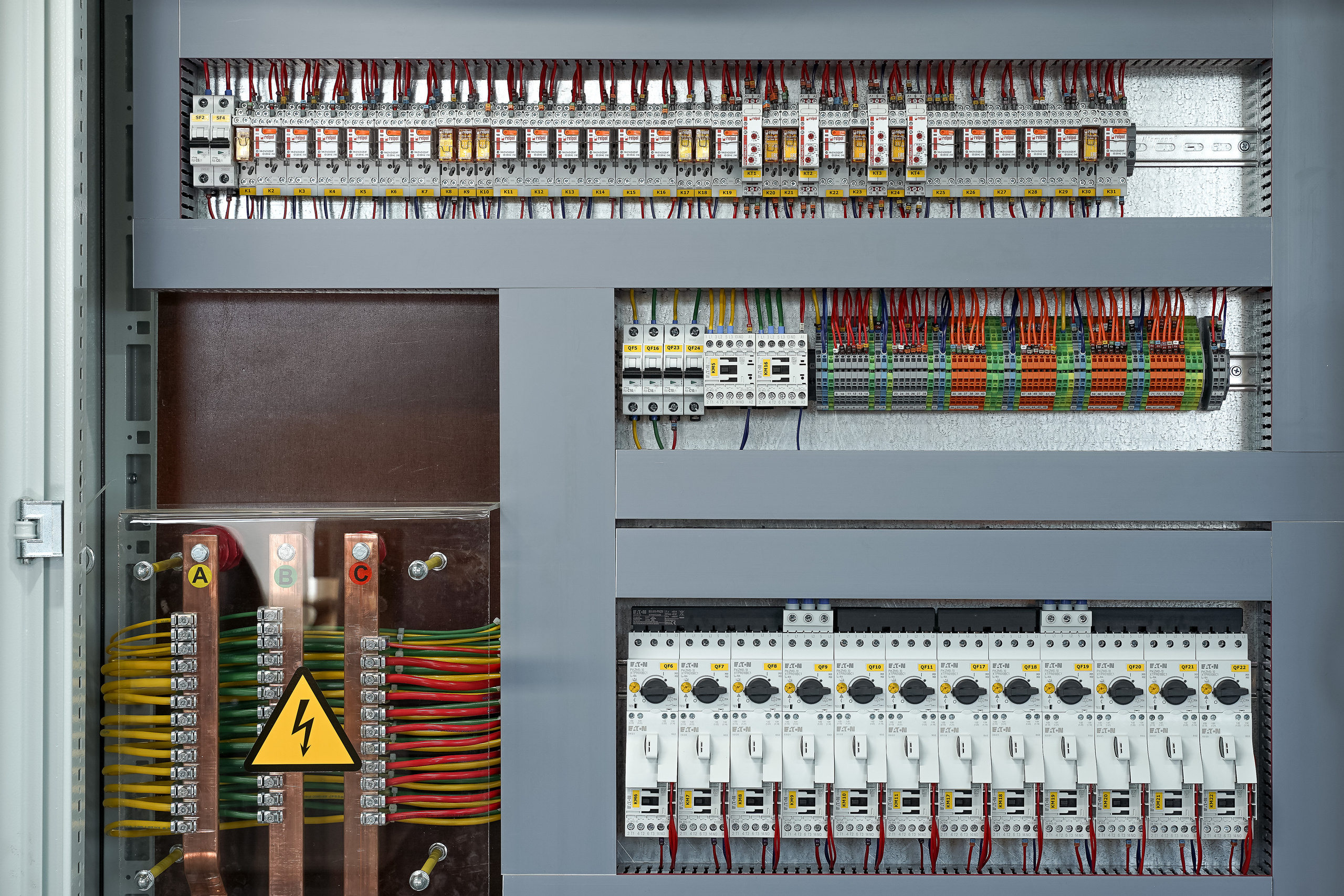 Фотосессия на производстве электрических шкафов