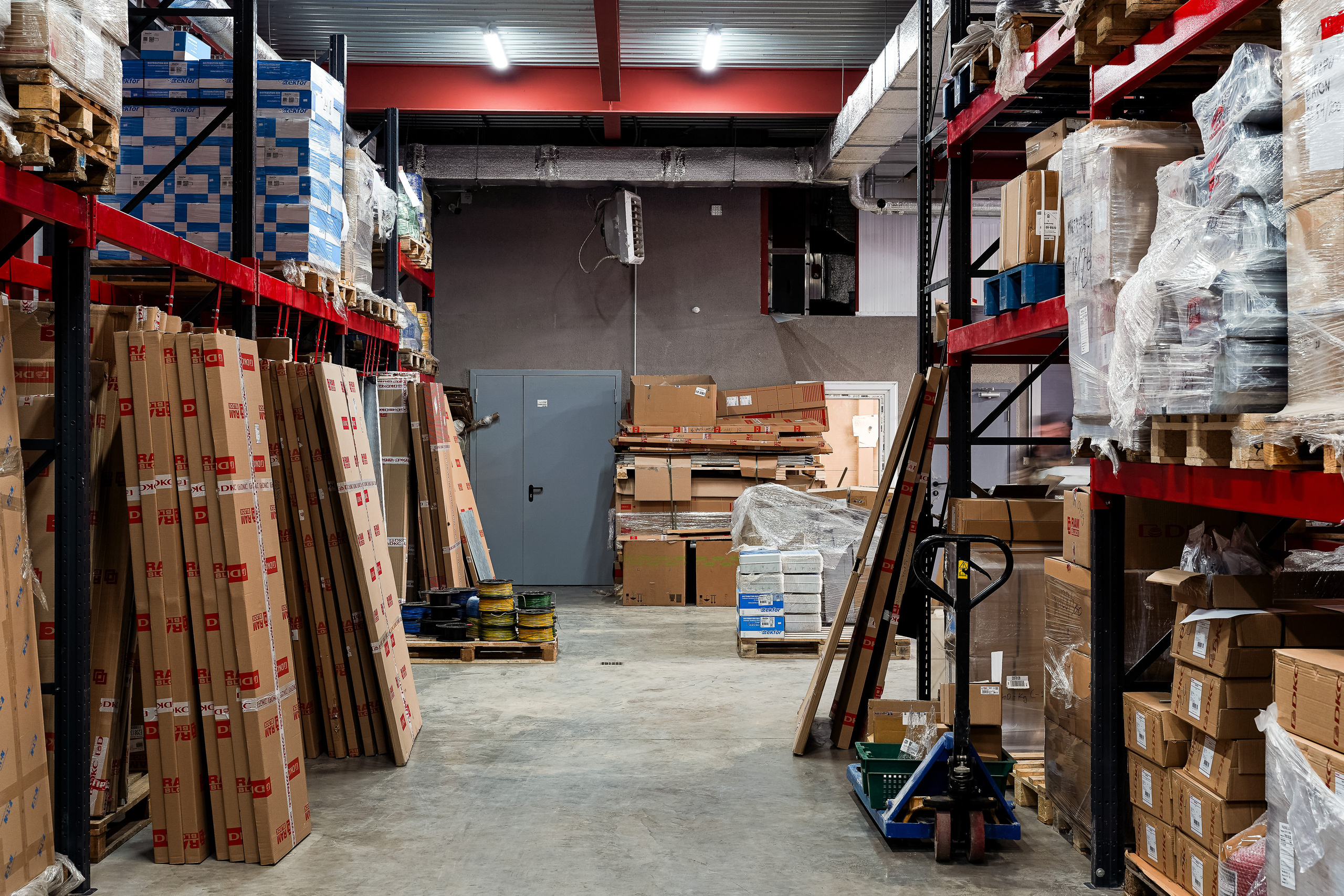 Фотосессия на производстве электрических шкафов