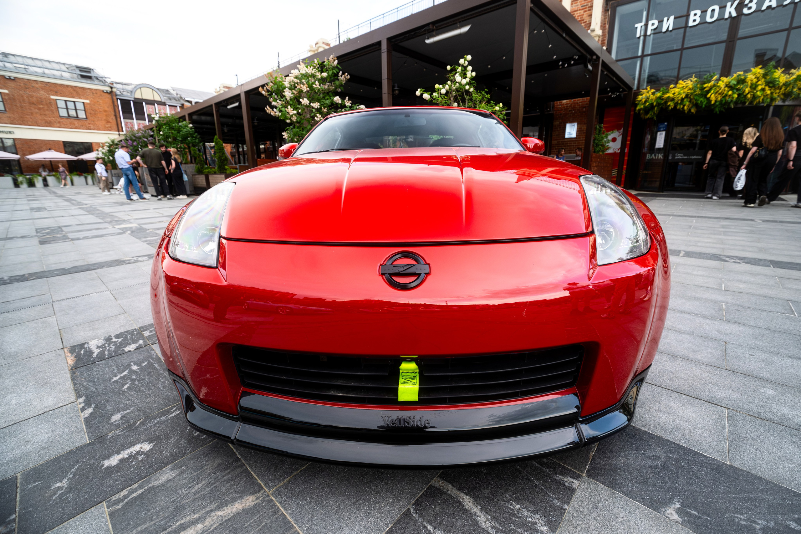 Автовыставка Nissan Z. Malenkyia