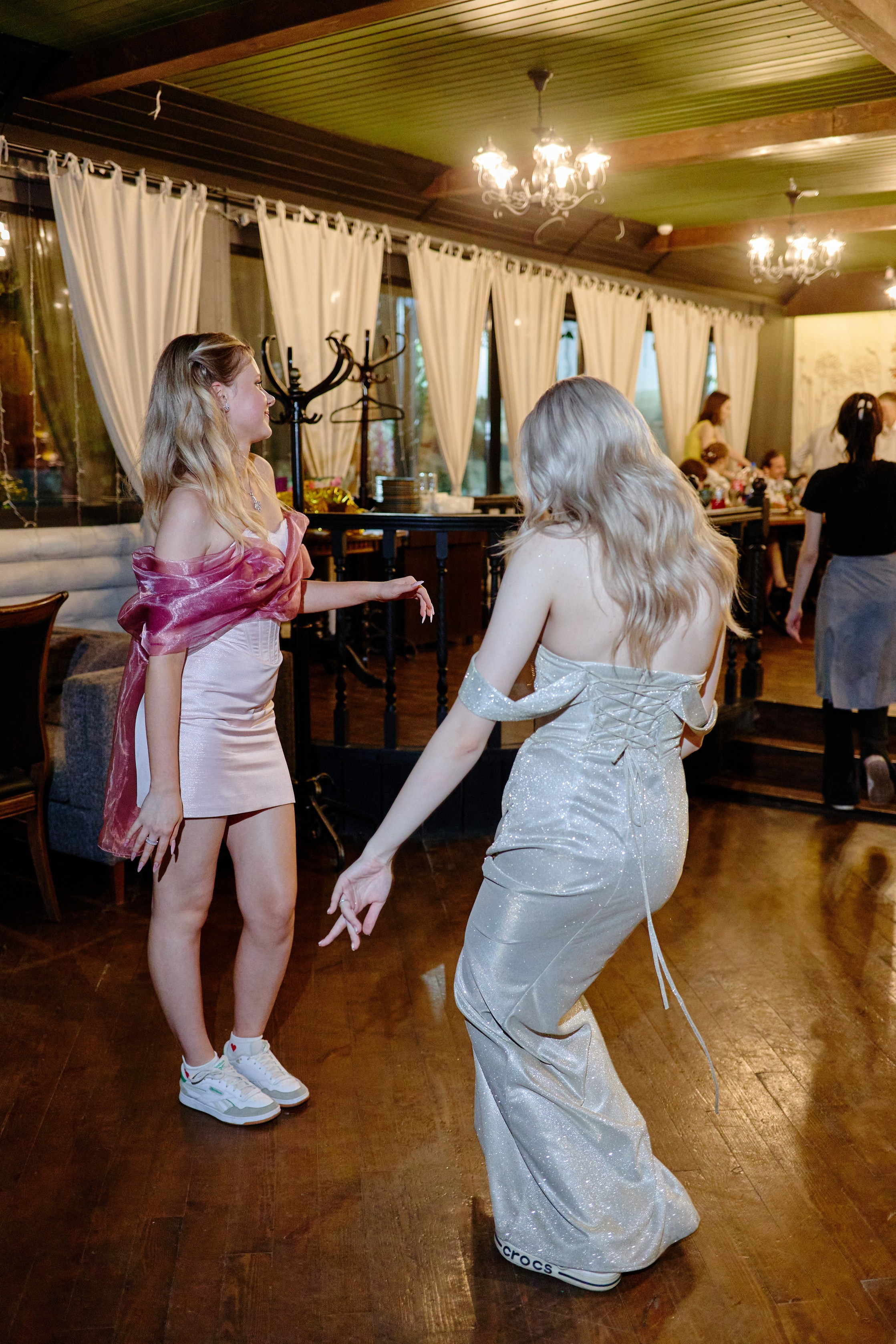 Выпускной 35 Сош. Фотограф Выпускные альбомы Таганрог Сергей Коробченко