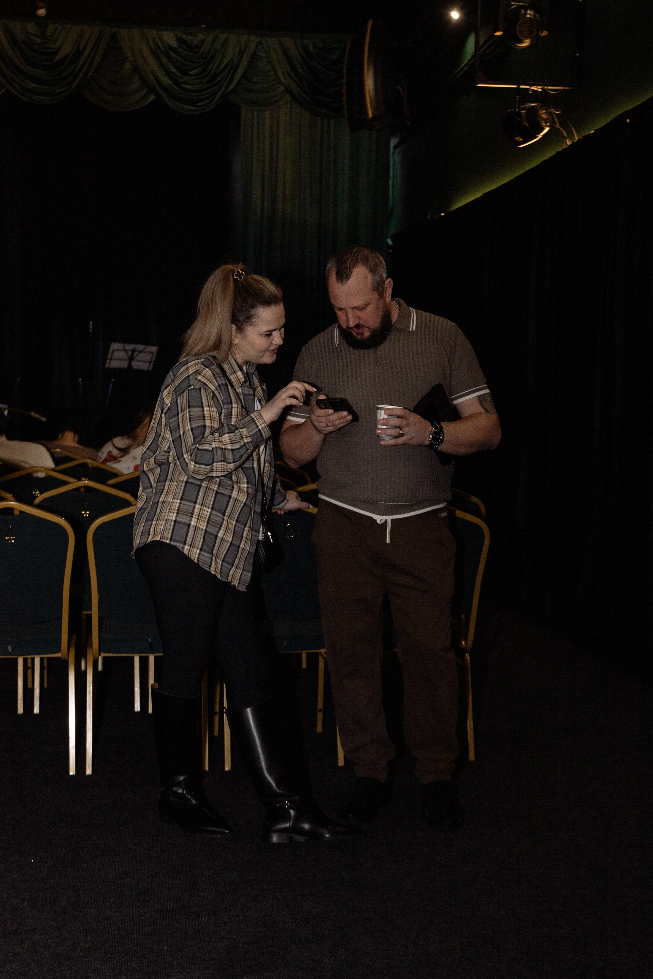 Поэтический вечер с Игорем Бушмелевым и Никой Станиславчик. Фотограф Юлия Мальцева