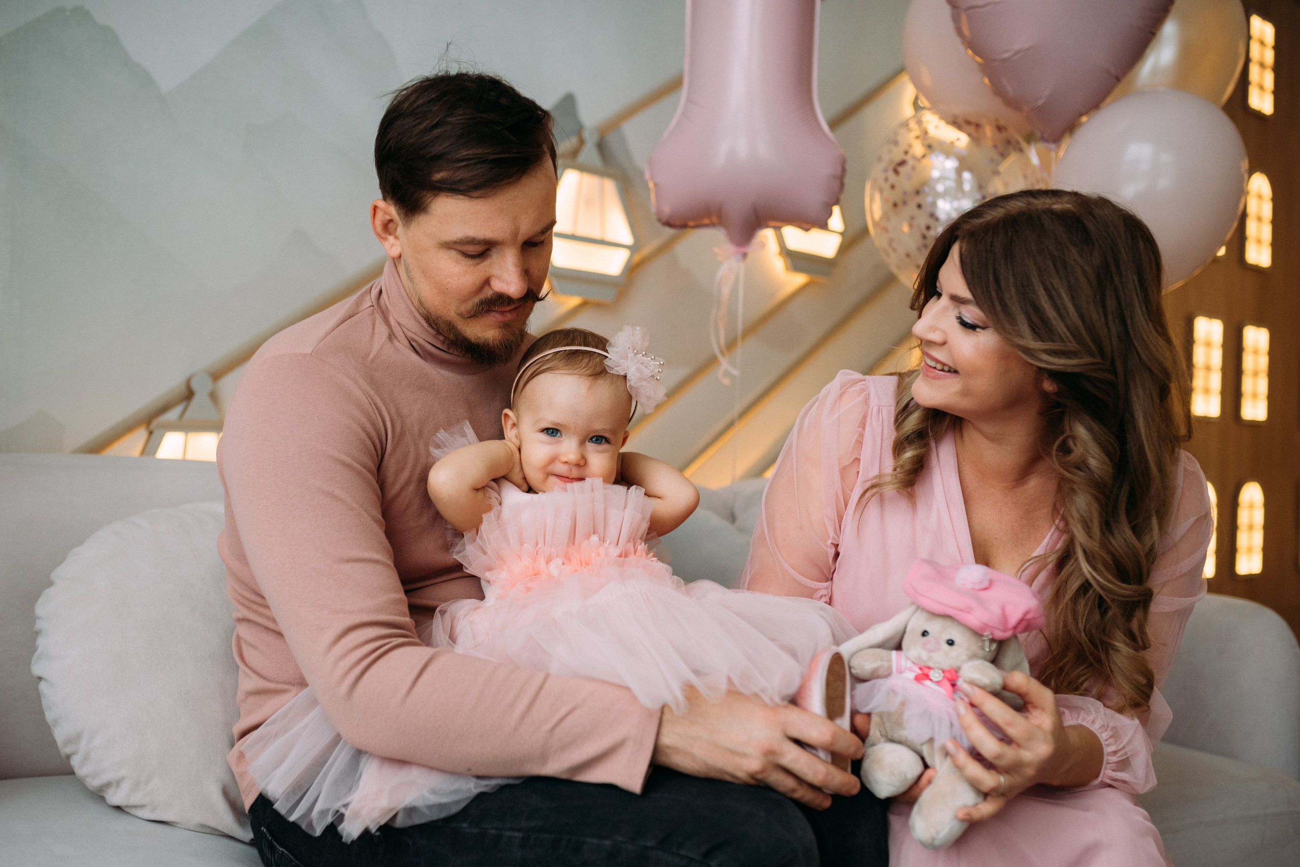 Анна, Мишель, Виктор — годовасие в студии