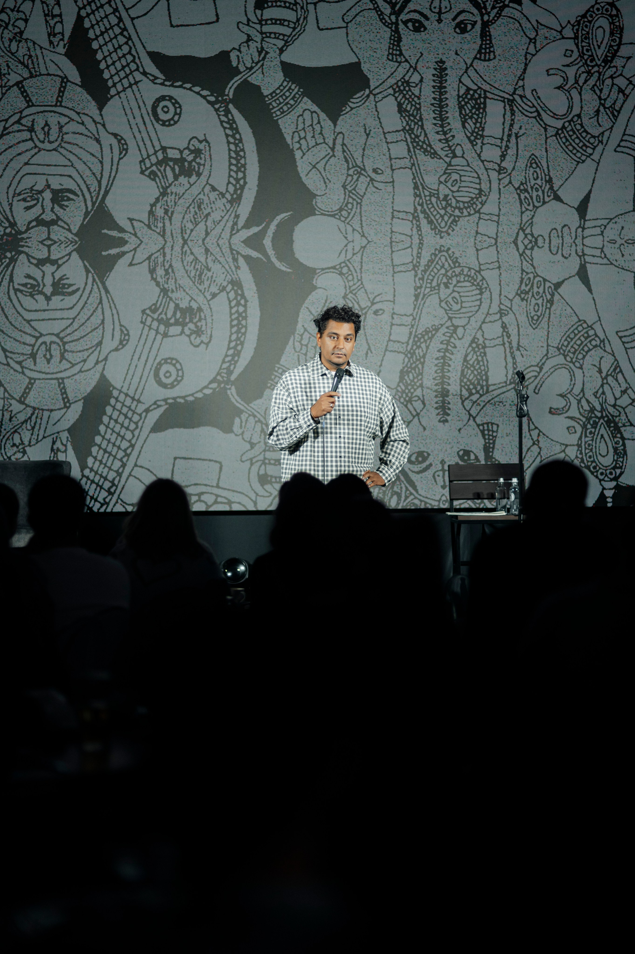 Standup Adis Mamo. Главная