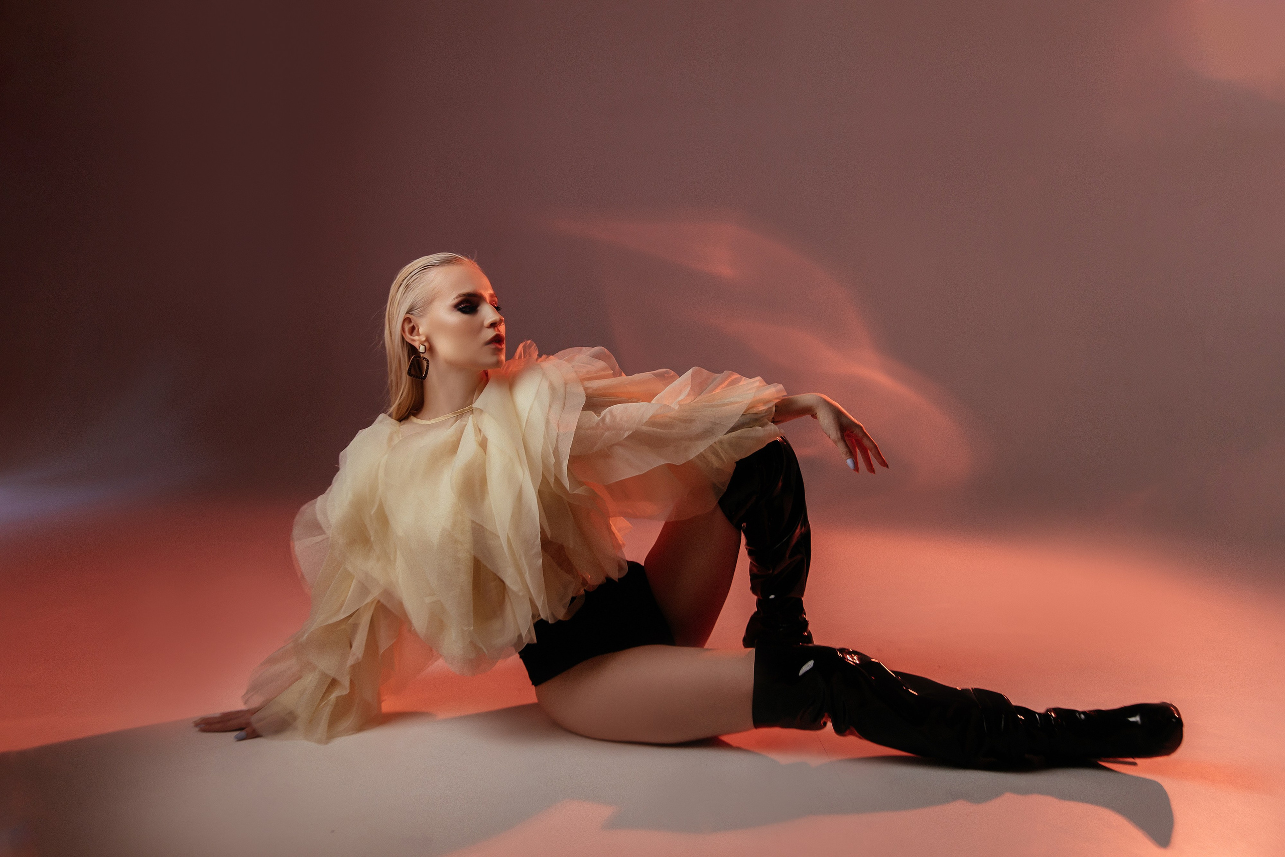 Алена — фотостудия. Камилла — свадебный и женский фотограф в Саратове