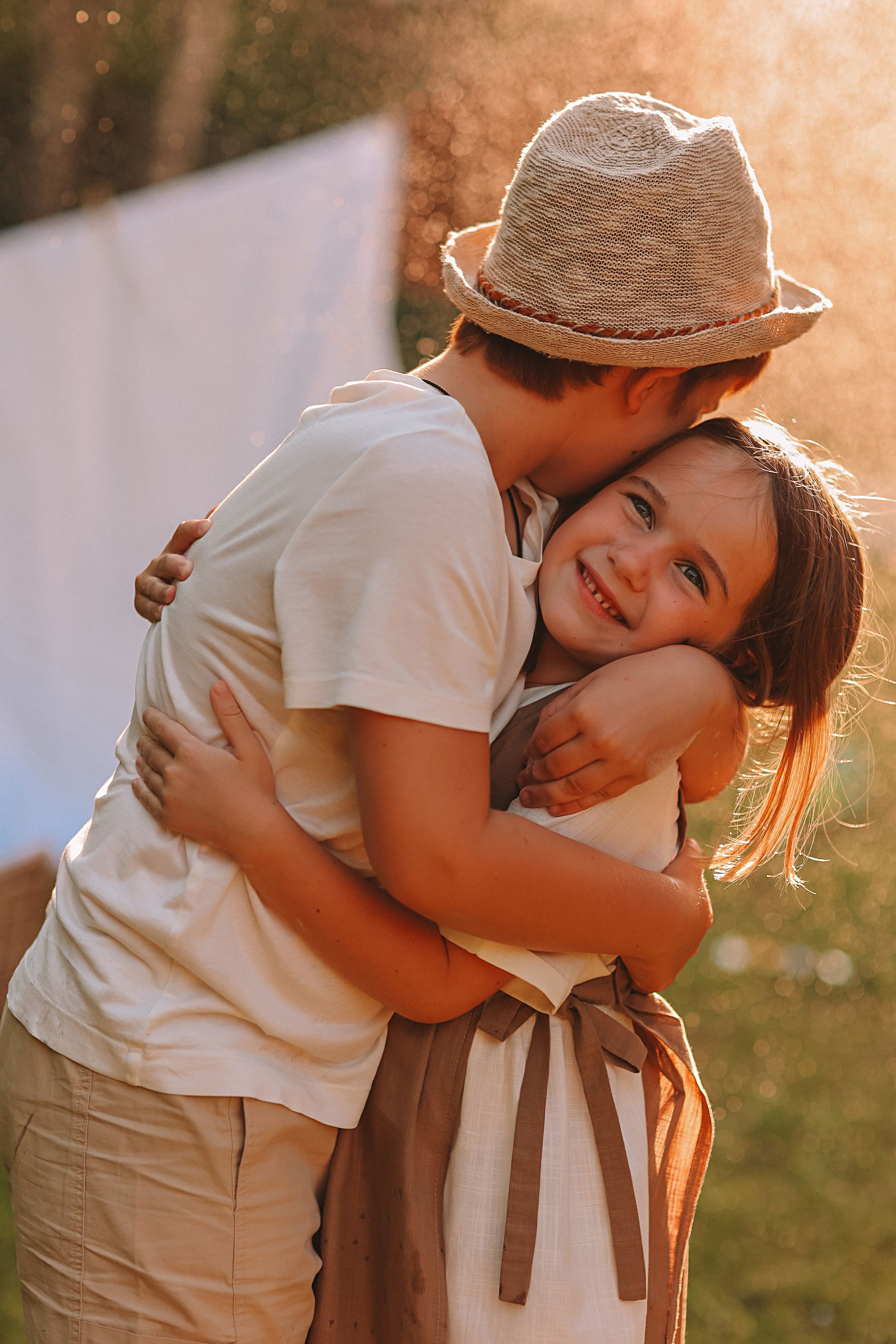 Стирка у дома. Семейный фотограф Тюмень, фотограф на роды Салмина Мария