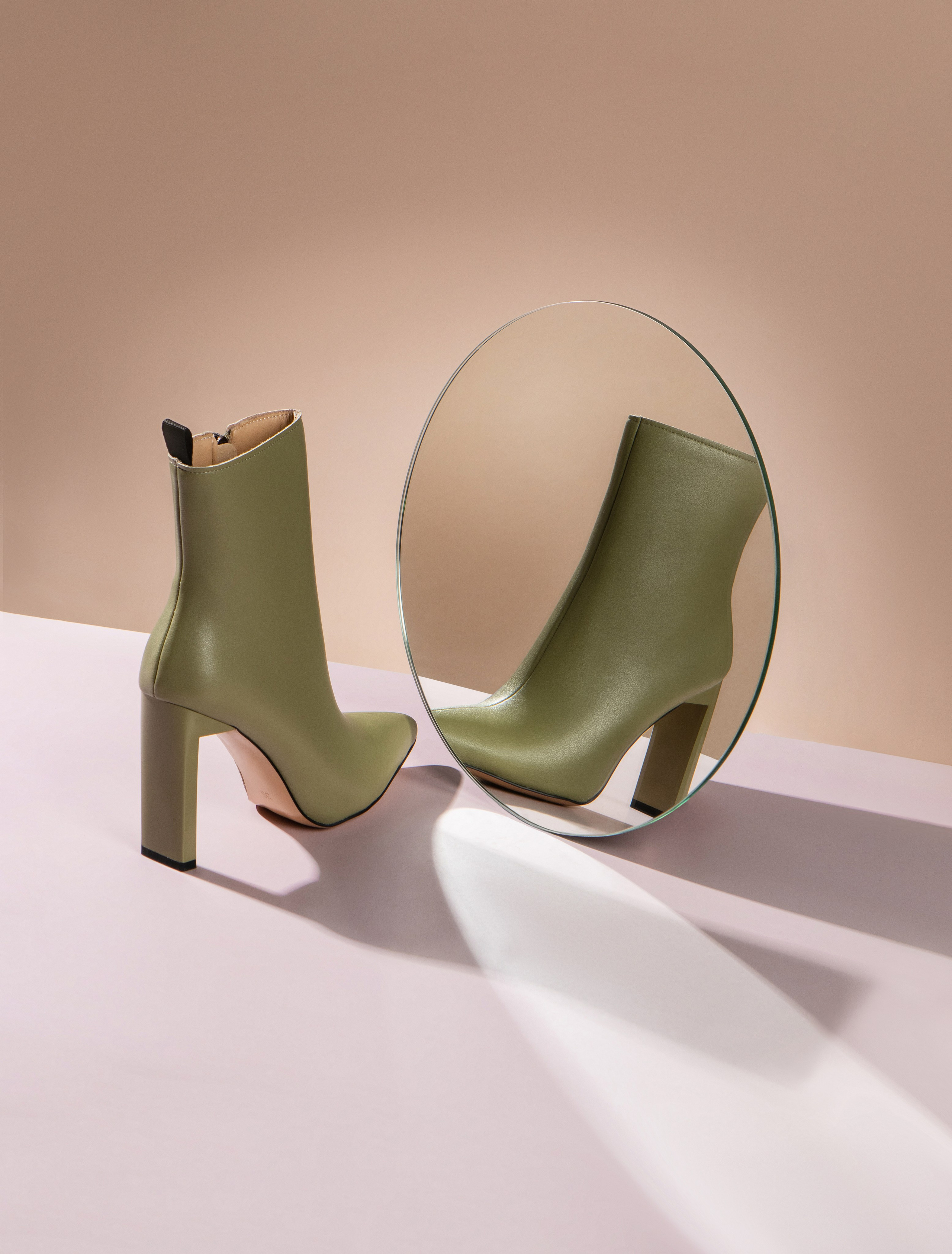 Обувь, сумки. Предметный фотограф в Москве