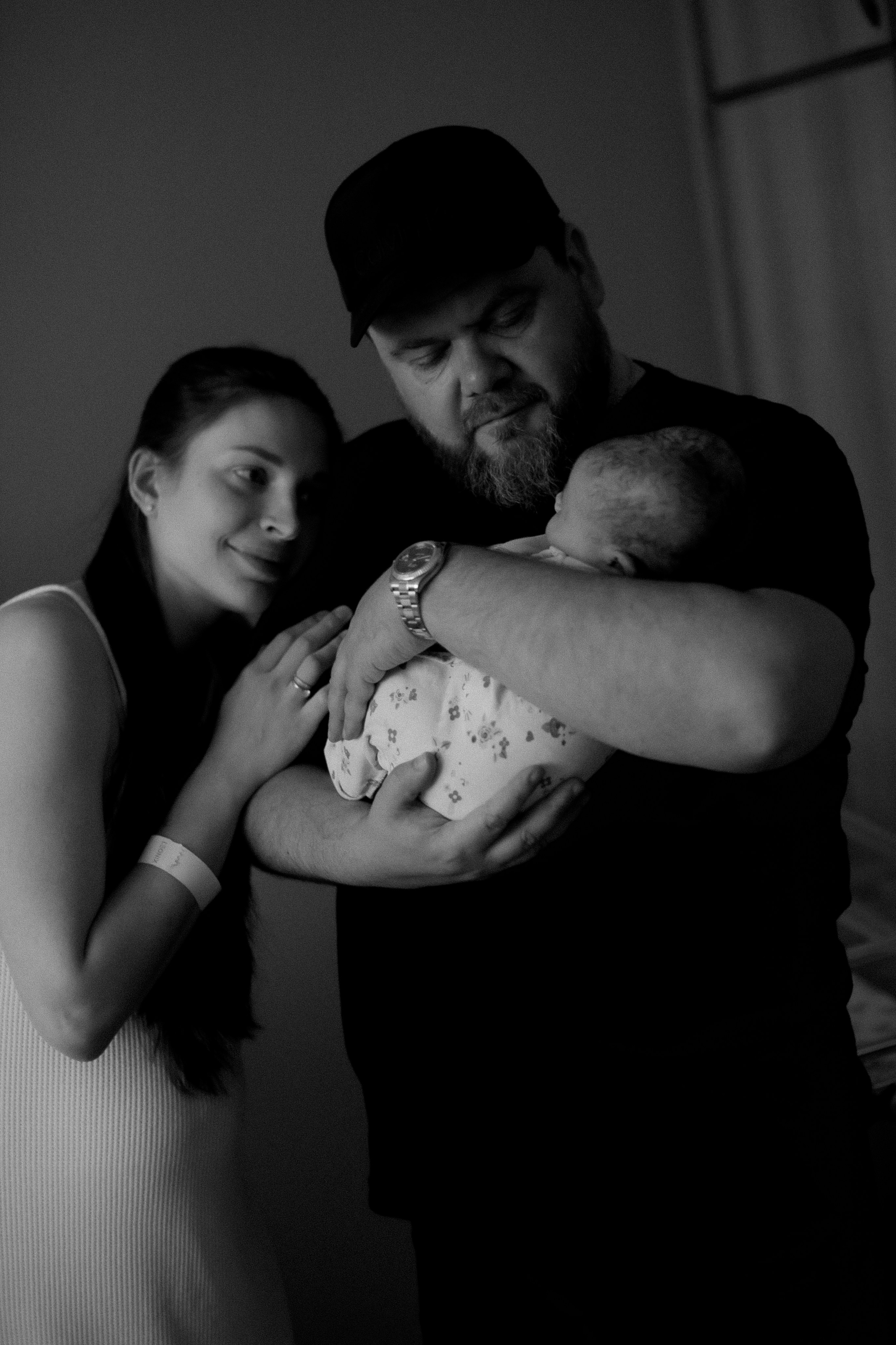 Фотосъемка выписки из роддома. Фотограф Карпачан Анастасия