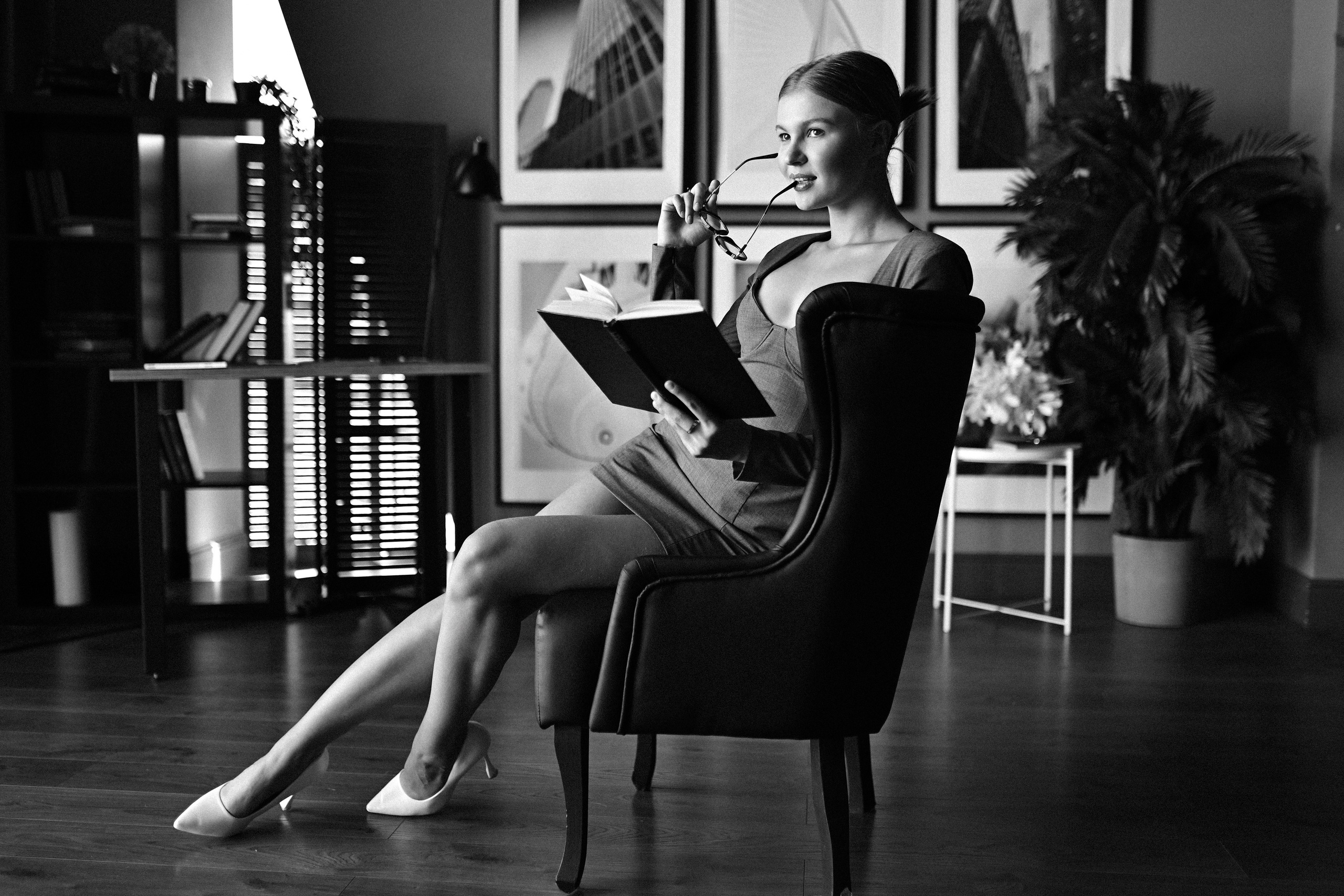 Level 3 — Monochrome Art