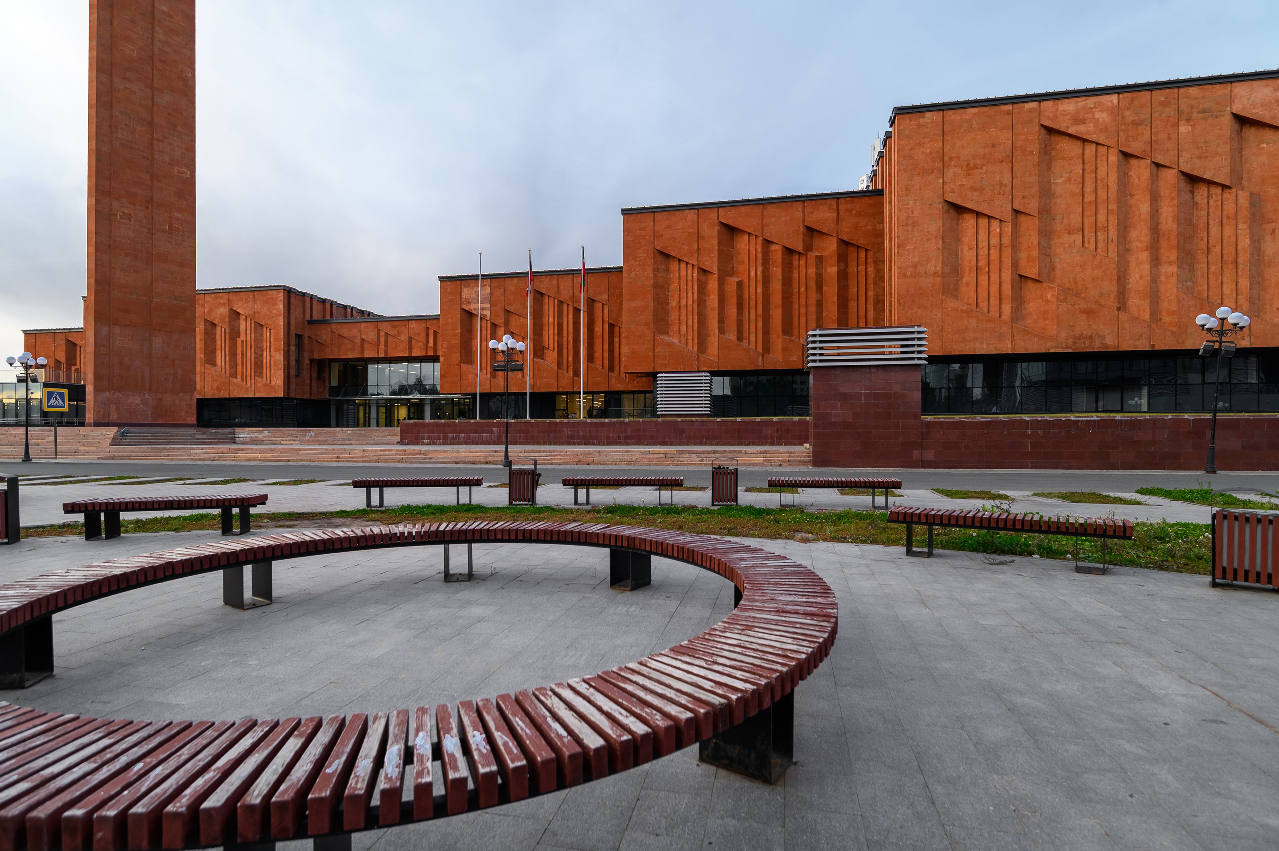 Просторные городские сцены Казани позволяют создавать выразительные портреты с глубиной кадра