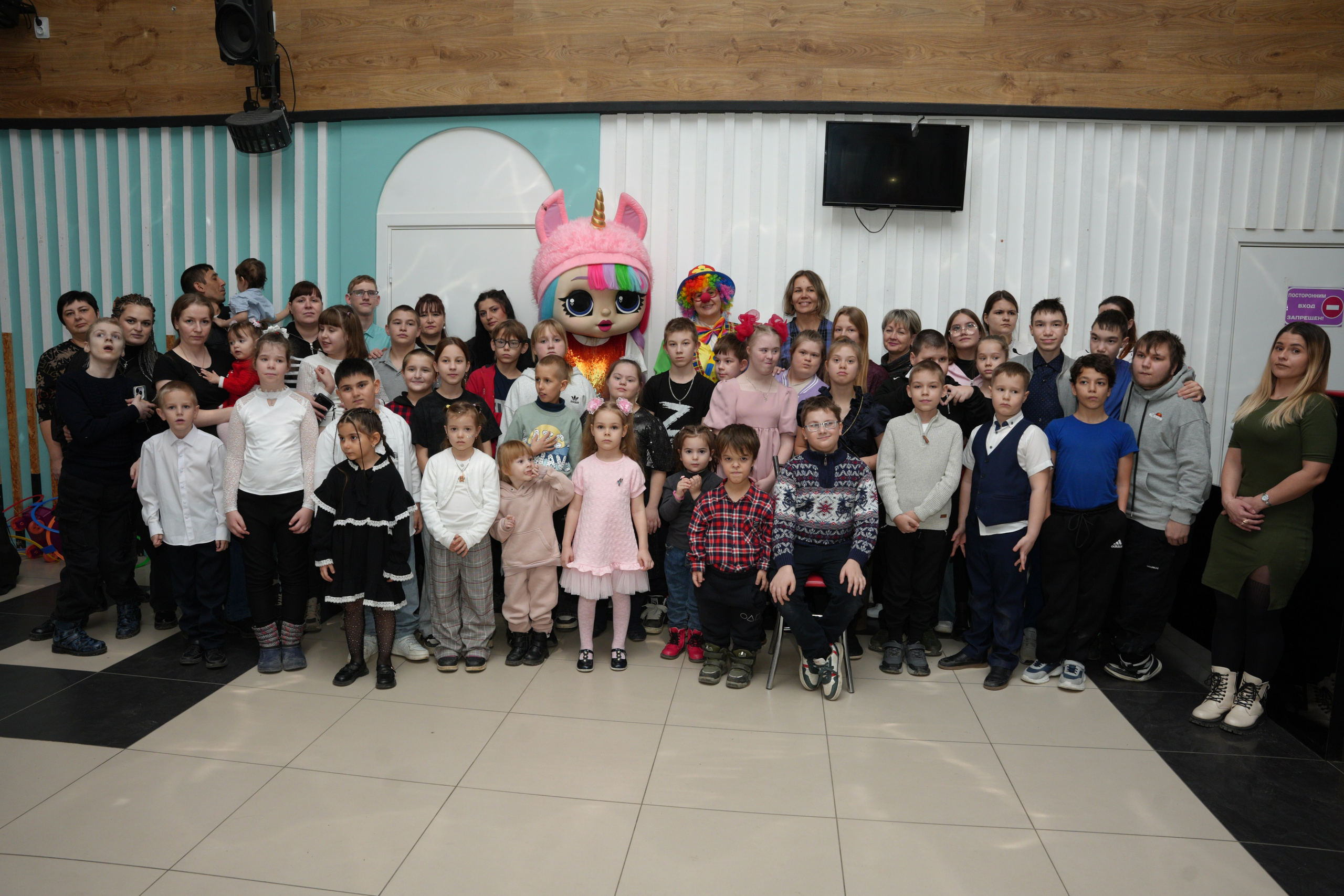 Социально —благотворительная акция «Ты в этом мире не один», посвященная Международному дню инвалидов. ВЫПУСКНЫЕ АЛЬБОМЫ, Школьный фотограф, семейный и свадебный в Саратове и области Ольга Плаксина