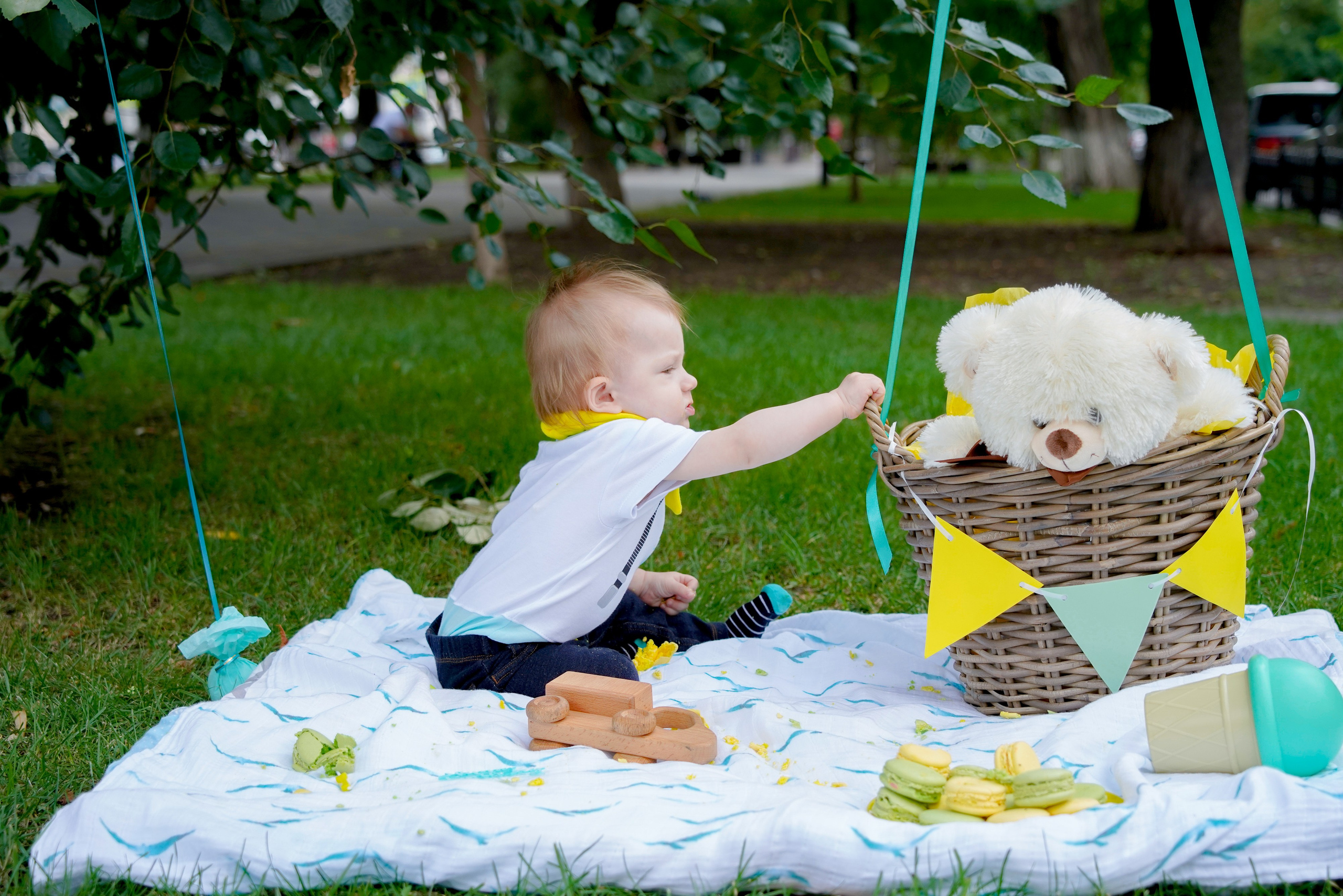 1 год)). Max Matvich and Victoria Basova are professionals in their field