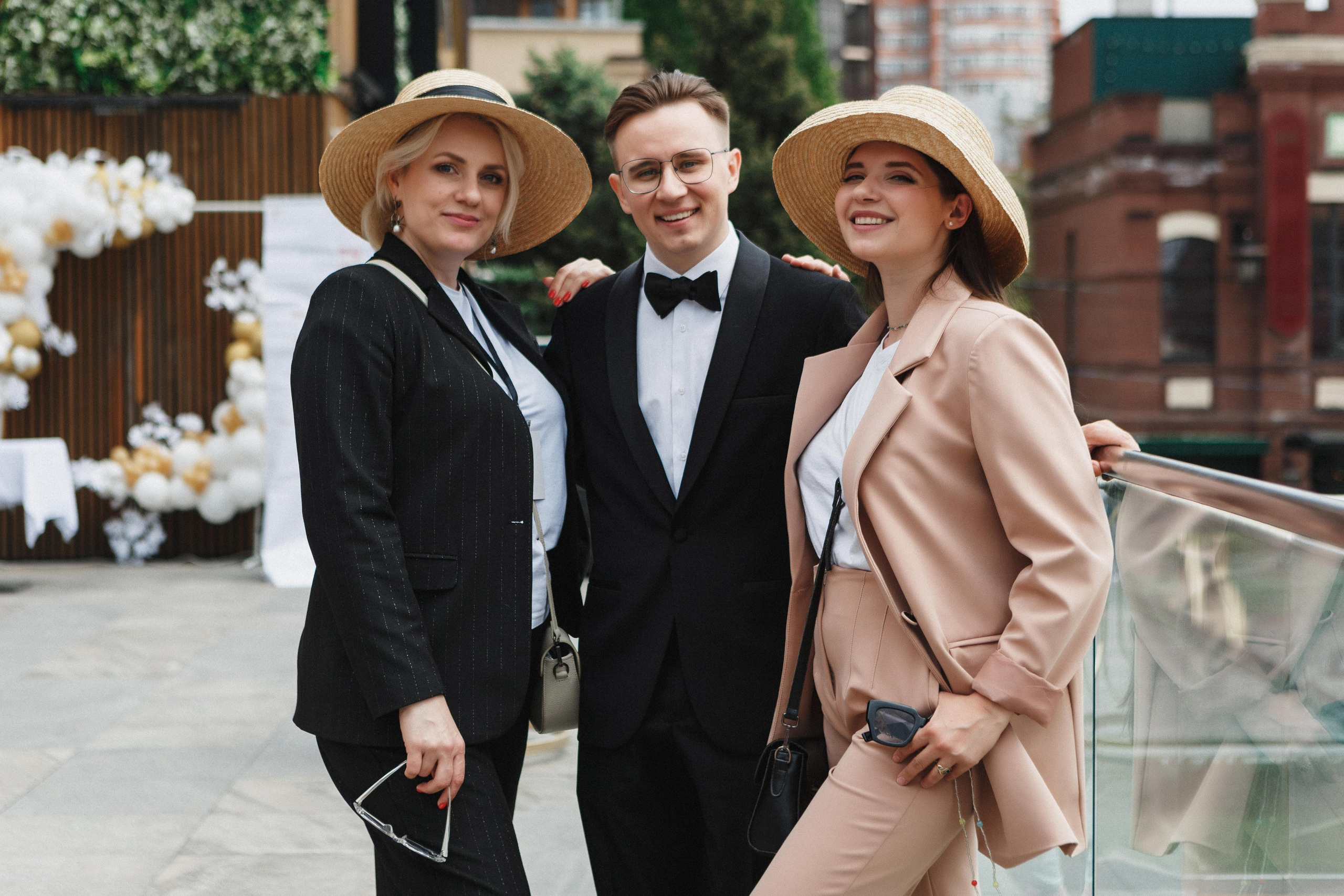 Моменты: Съёмка букета невесты в ТРЦ Большой, Ростов-на-Дону. Свадебный и семейный фотограф в Таганроге Бакарюк Антон