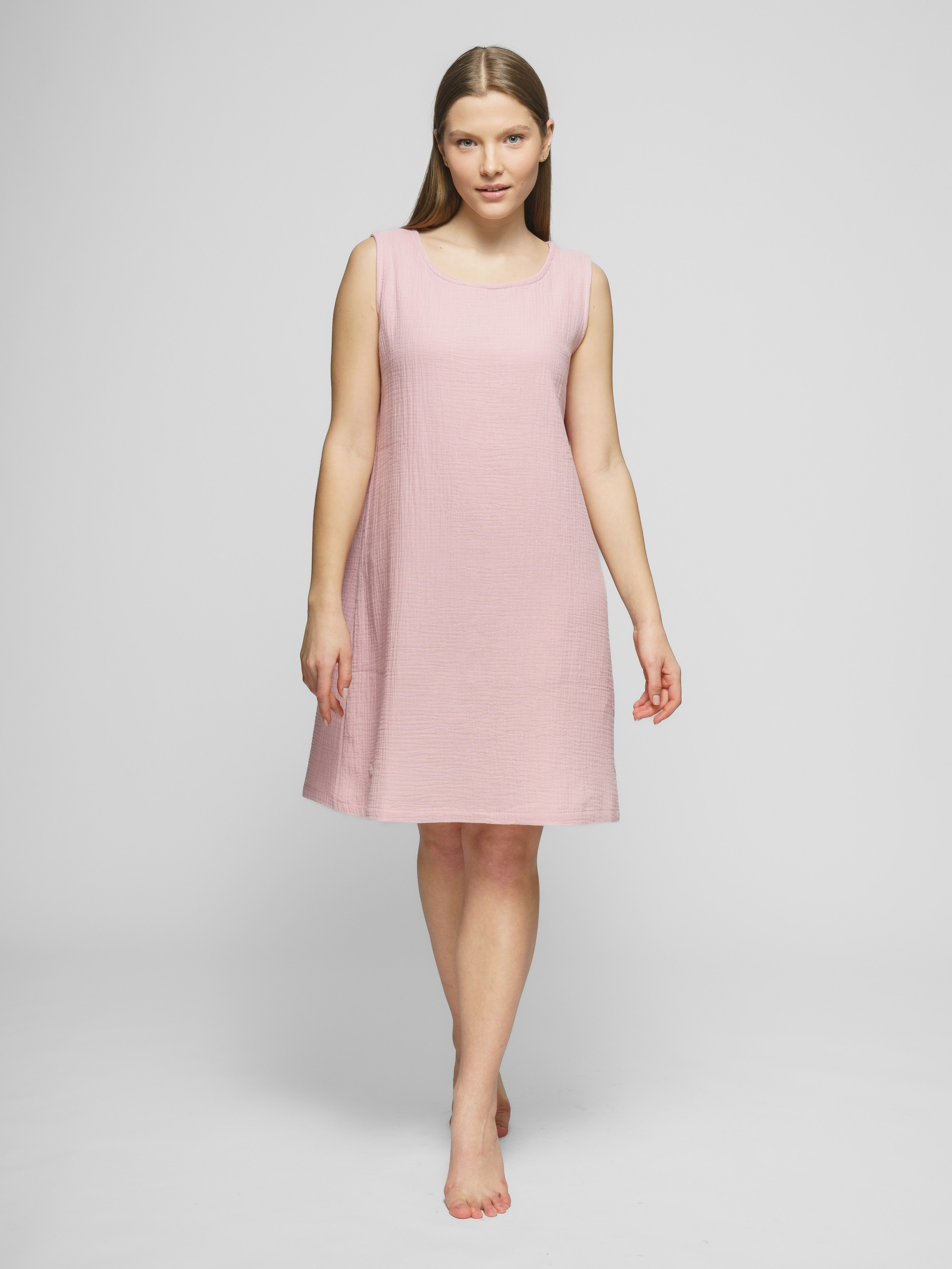 Лён (фартук, сорочки), модель Оксана. KED Production — продакшн из СПб. Создаём фото, видео и контент, который помогает брендам и селлерам продавать больше