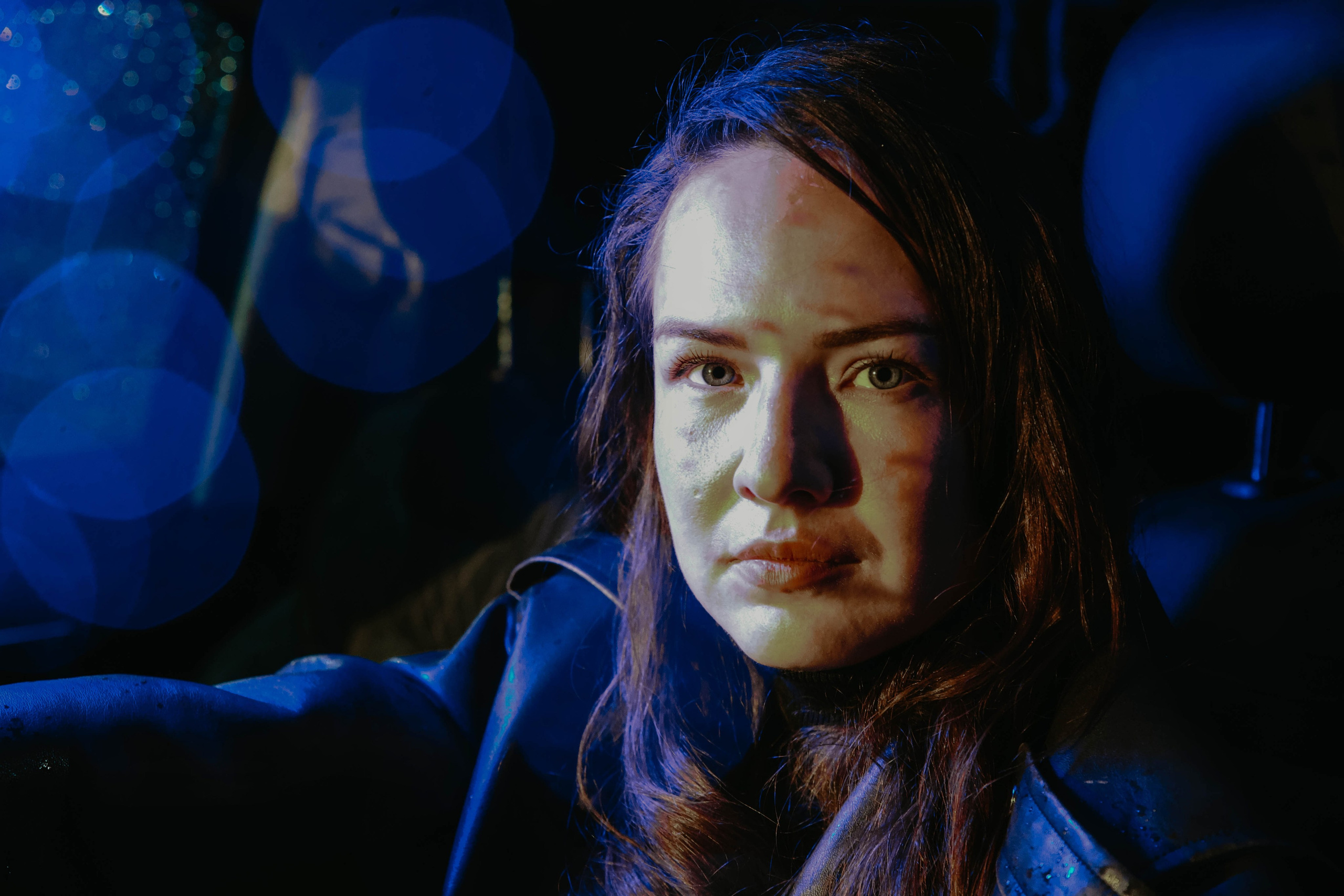 На заправке. Настя и Милана. Фотограф в Москве и любой точке земного шара Алёна Вялова (Чулкова)