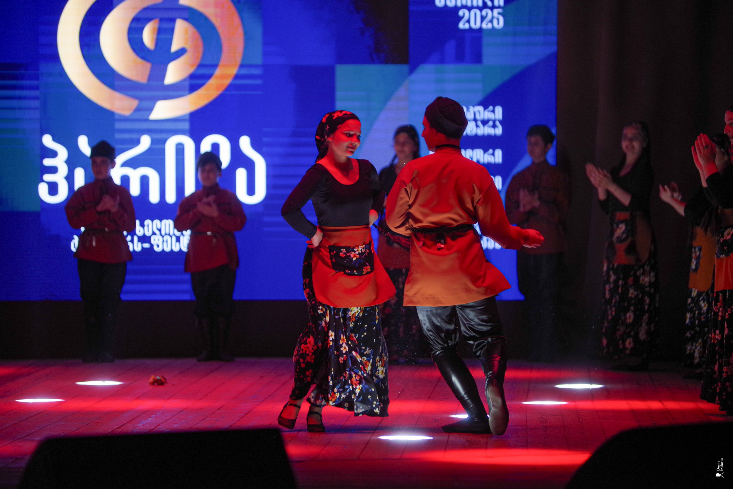 Танцы в Хоби. Портретный фотограф Денис Милютин