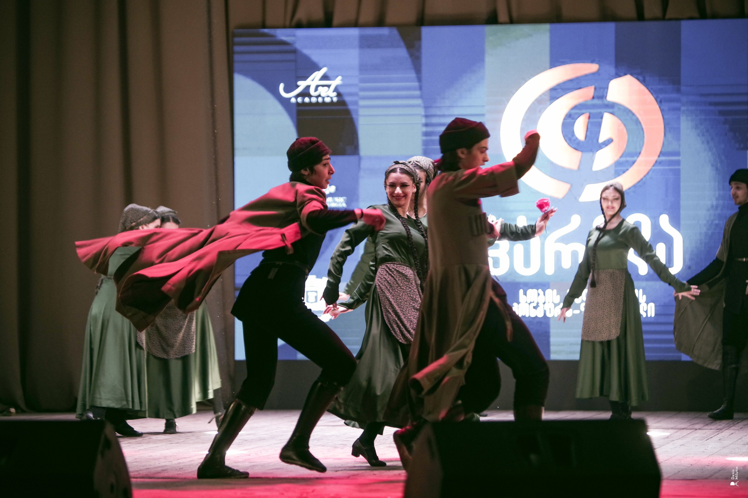 Танцы в Хоби. Портретный фотограф Денис Милютин