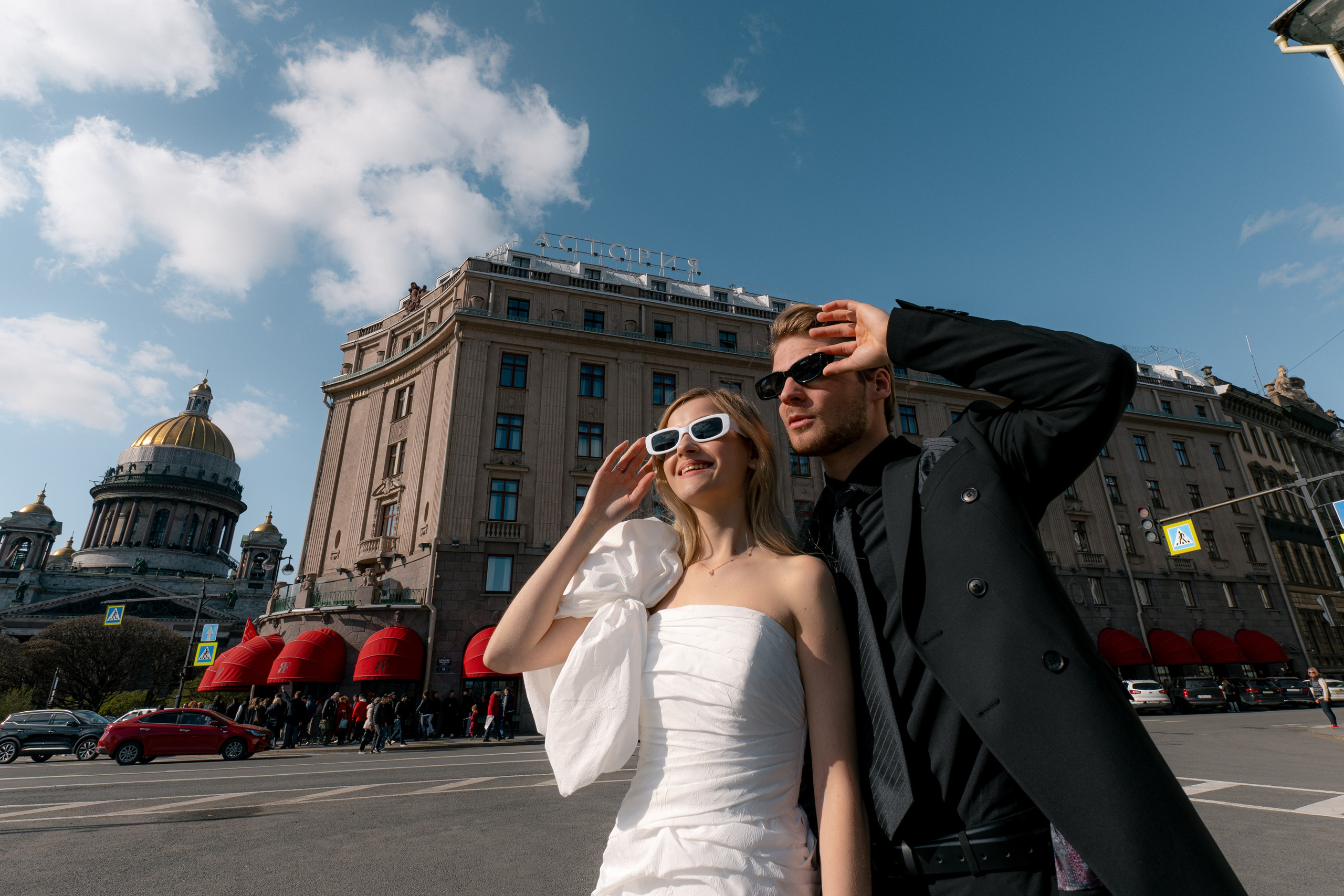 Красивые места для свадебной фотосессии летом в Санкт-Петербурге. Свадебный фотограф Александр Невский в Санкт-Петербурге