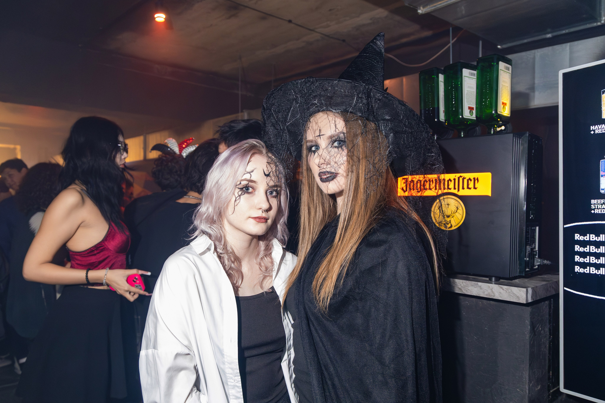 ВЫШКА WAVE — HALLOWEEN. Портретный фотограф в Алматы