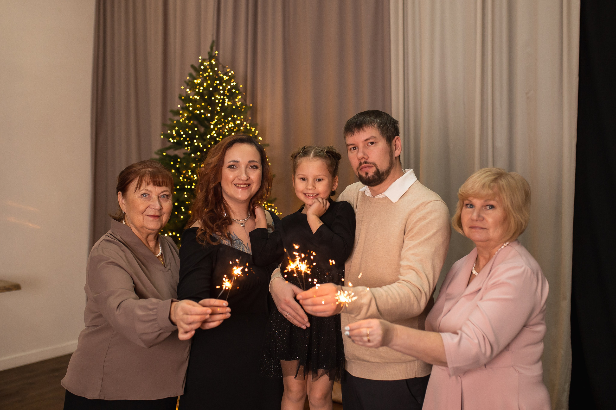 фотографтольятти #фотографтлт #семейнаяфотосессия #домашняяфотосессиятольятти #мамытольятти #тлт #тольятти #фотоистория #семейныетрадиции #новогодняяфотосессиятольятти #фотограф