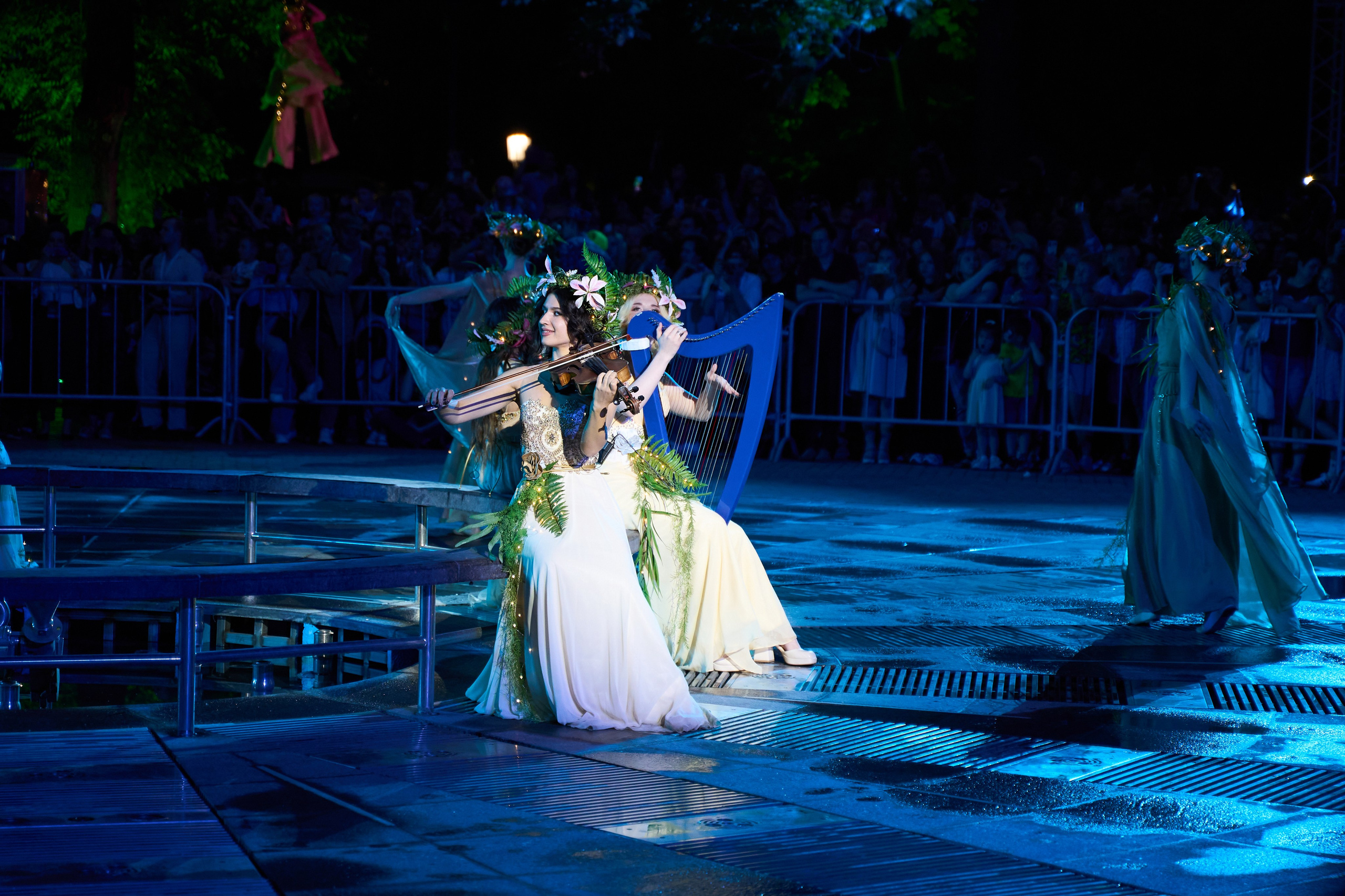 Сбербанк открытие фонтана. Услуги фотографа в Смоленске. Фотограф на свадьбу