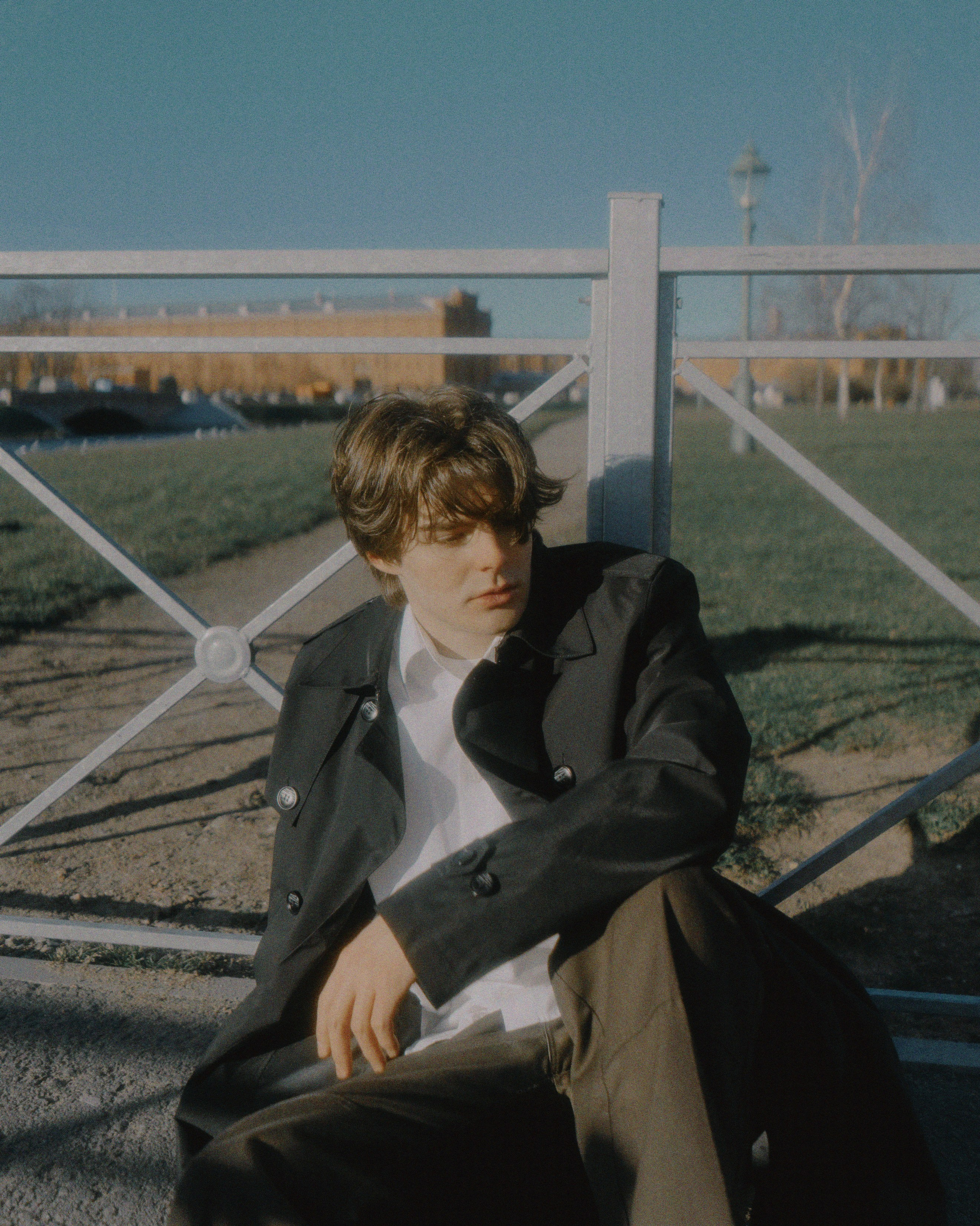 мужской портрет в классическом образе, кадры в&nbsp;стиле модных журналов 80-х и&nbsp;90-х, винтажный цвет, обработка в стиле ретро от фотографа в СПб