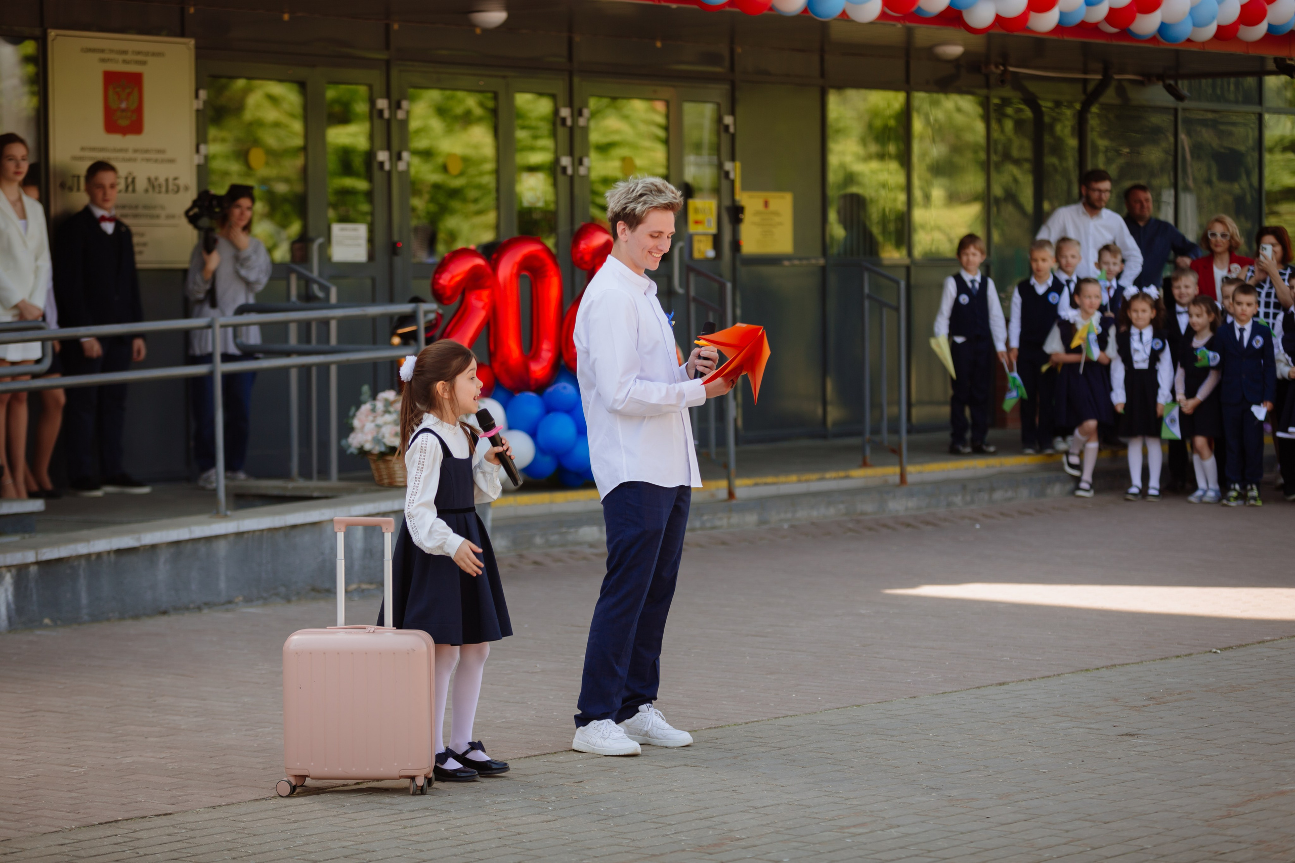 Последний звонок 2024 (2 часа фотосъемки). Профессиональный фотограф Надежда Антонова