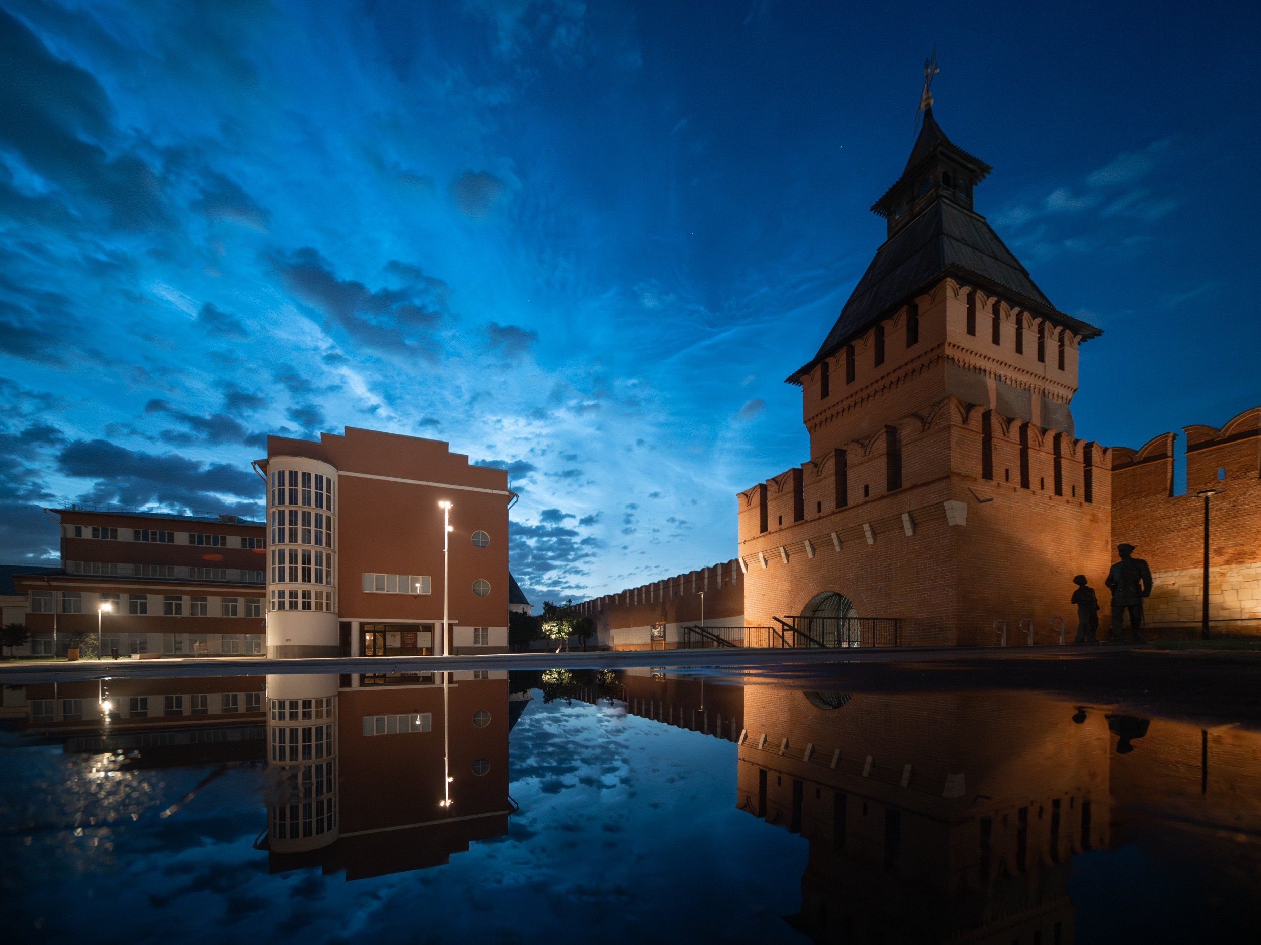 Тула, Тульский кремль, вид с улицы Металлистов, лето