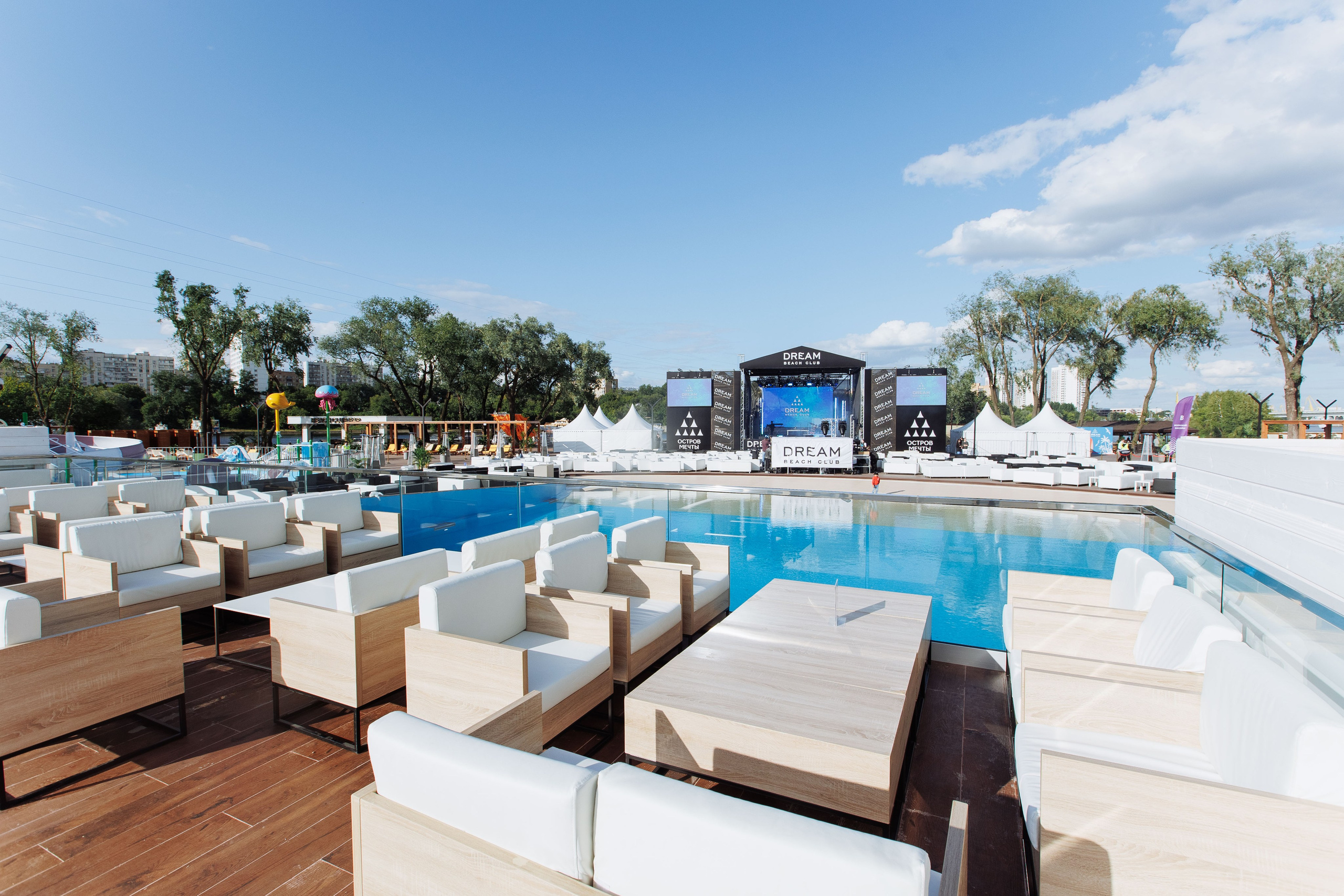 Остров мечты Dream Beach Club (Открытие открытого бассейна в Москве). Репортажный фотограф на мероприятие в Москве Алексей Терентьев