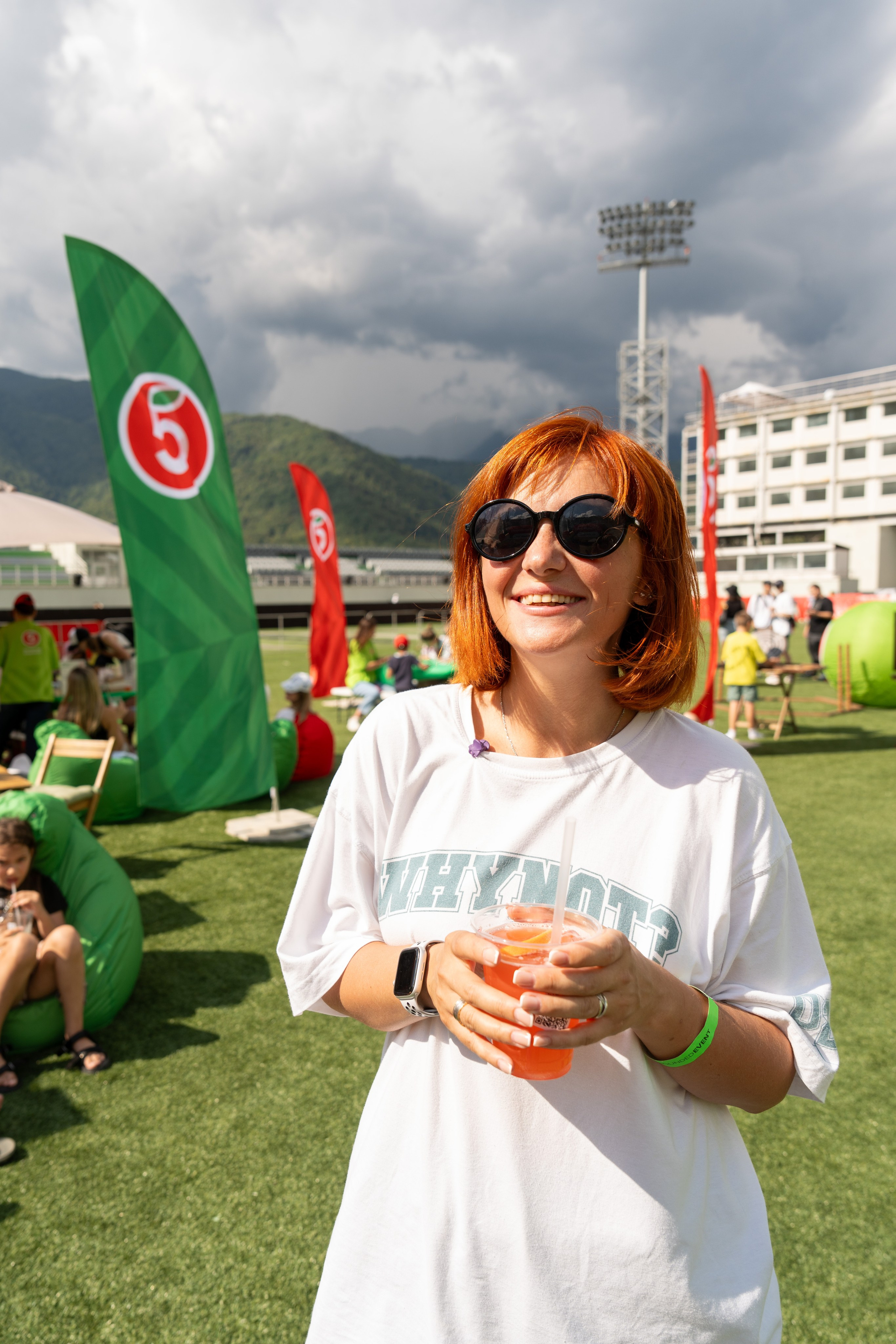 Фотоотчет партнеской интеграции для сети «Пятерочка» на фестивале «Grounded». Репортажный фотограф в Красной Поляне и Сочи Павлюченко Екатерина