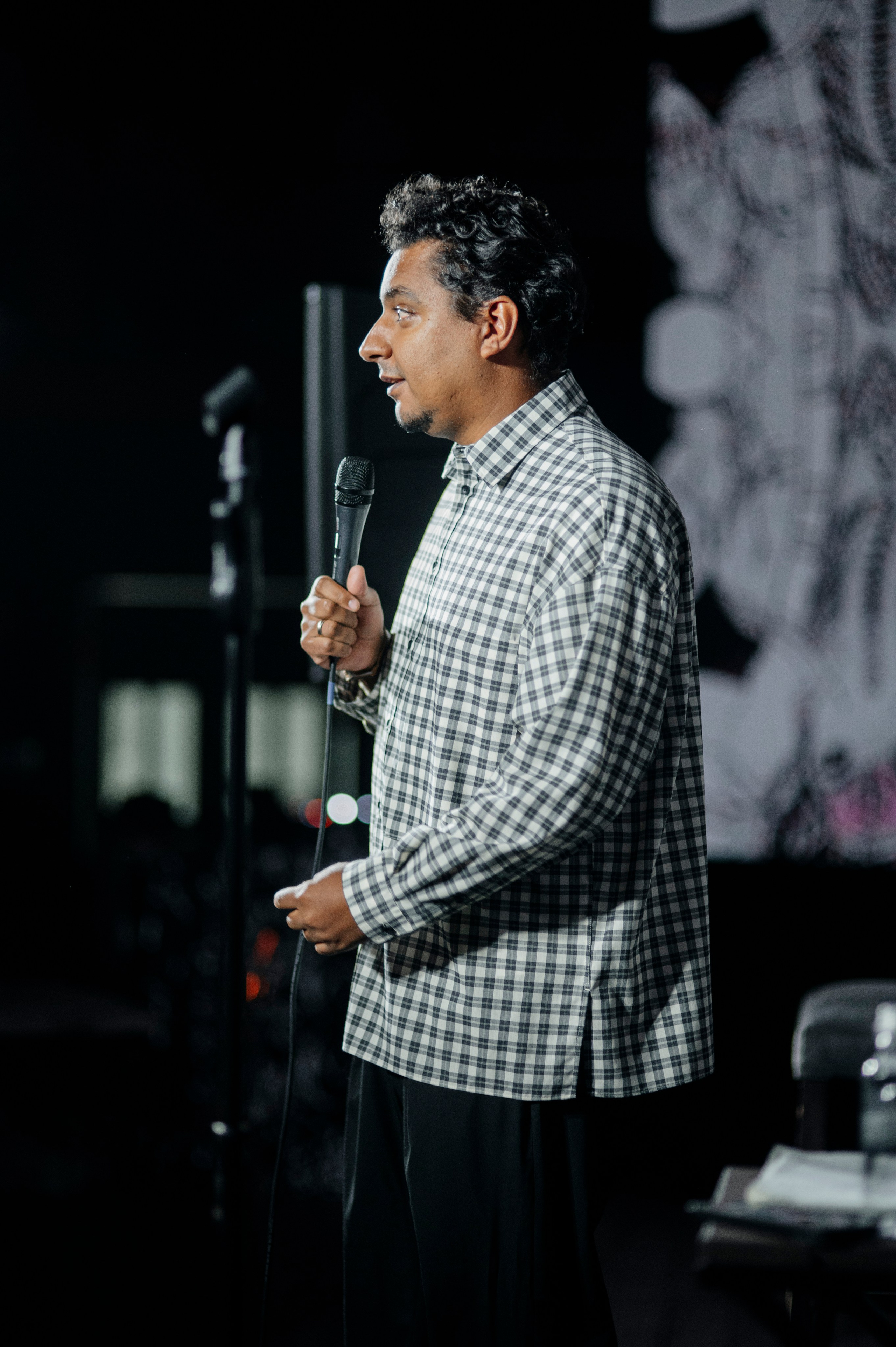 Standup Adis Mamo. Главная