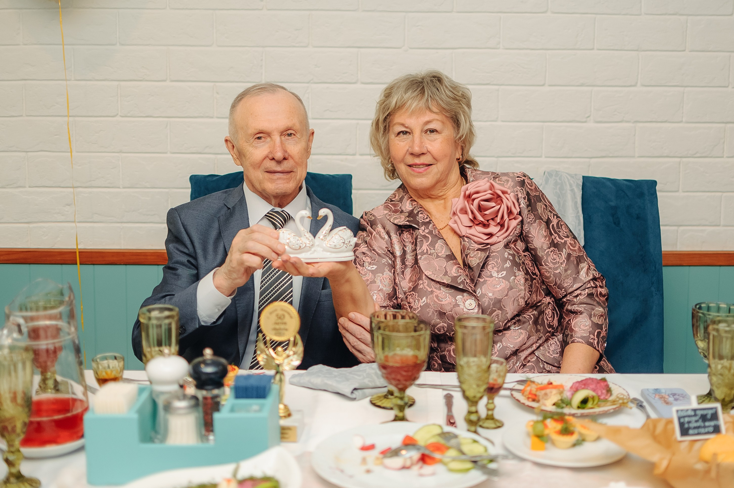 Тихий семейный праздник в ресторане Подкова. Свадебный фотограф в Екатеринбурге Артём Зайнетдинов