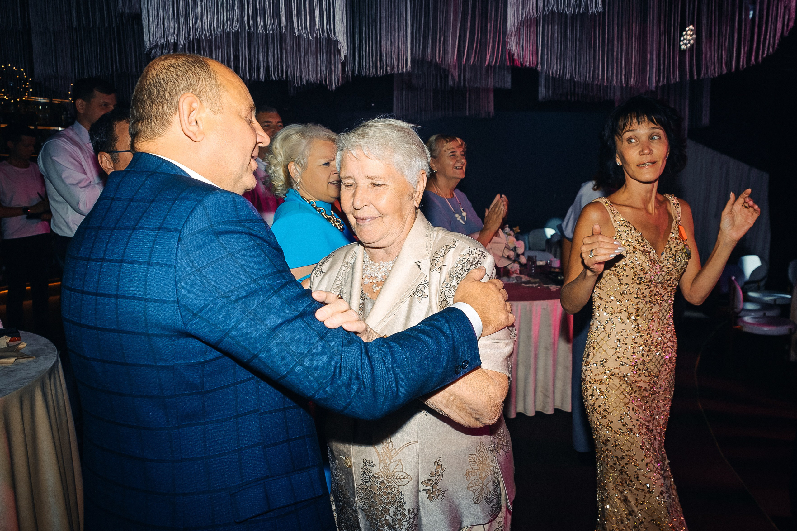 Годовщина свадьбы в Atmosfera. Свадебный фотограф в Екатеринбурге Артём Зайнетдинов