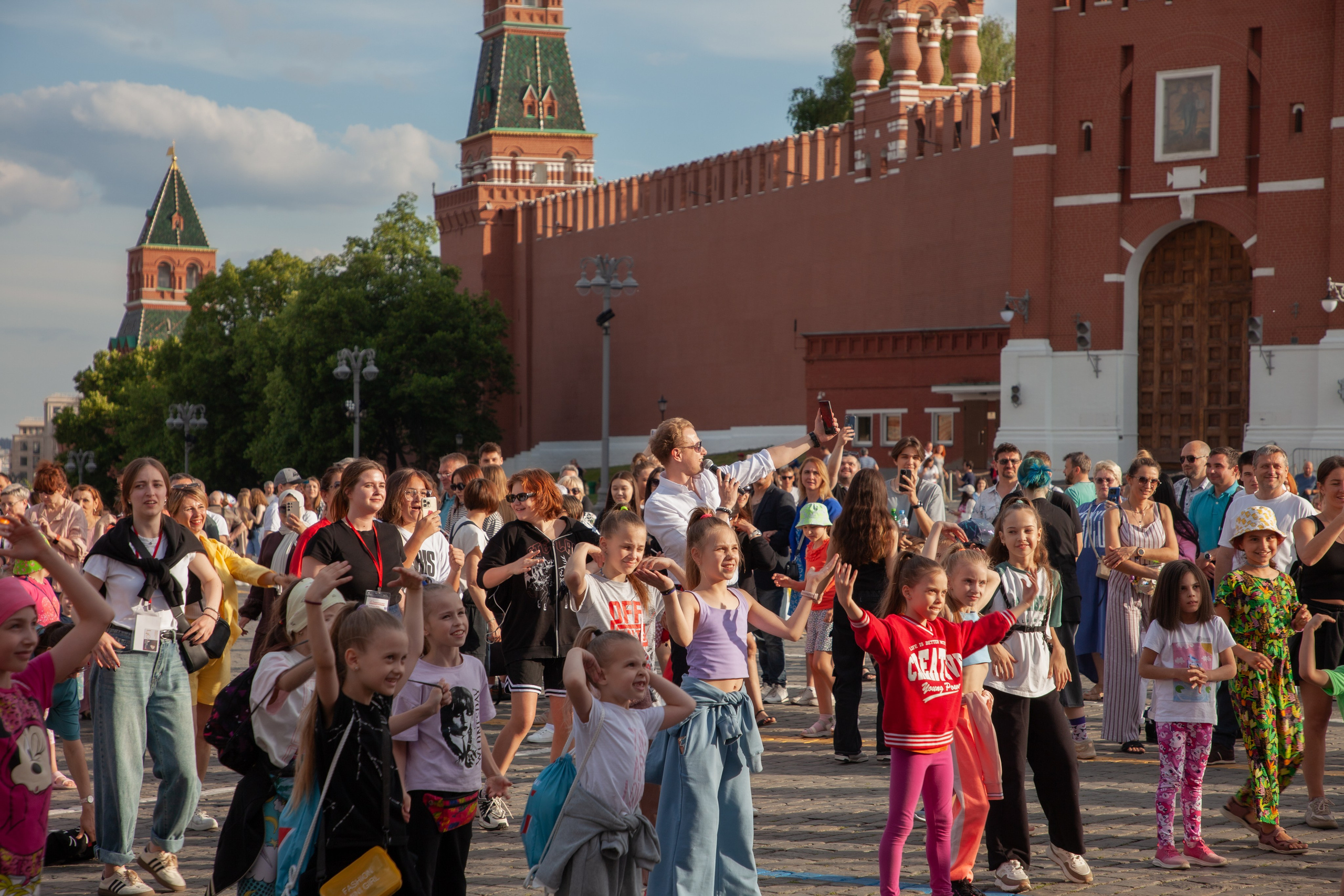 — Книжный фестиваль 2024 (флешмоб). Фотограф | Москва