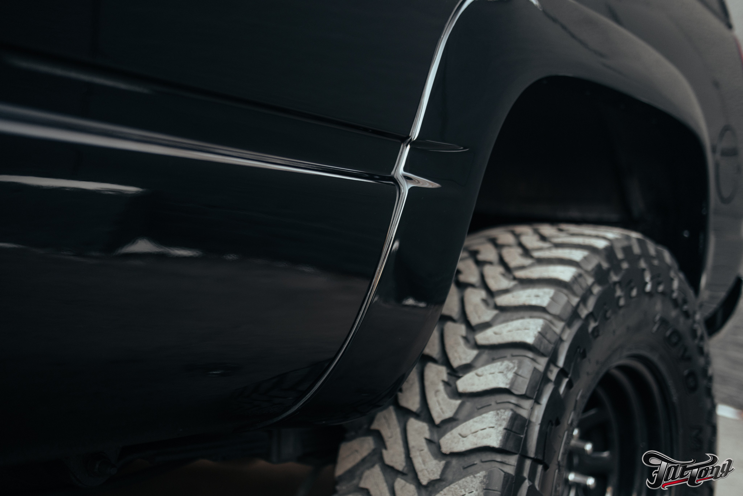 Chevrolet Tahoe I ремонт по кузову и окрас, пошив салона. DeLorein