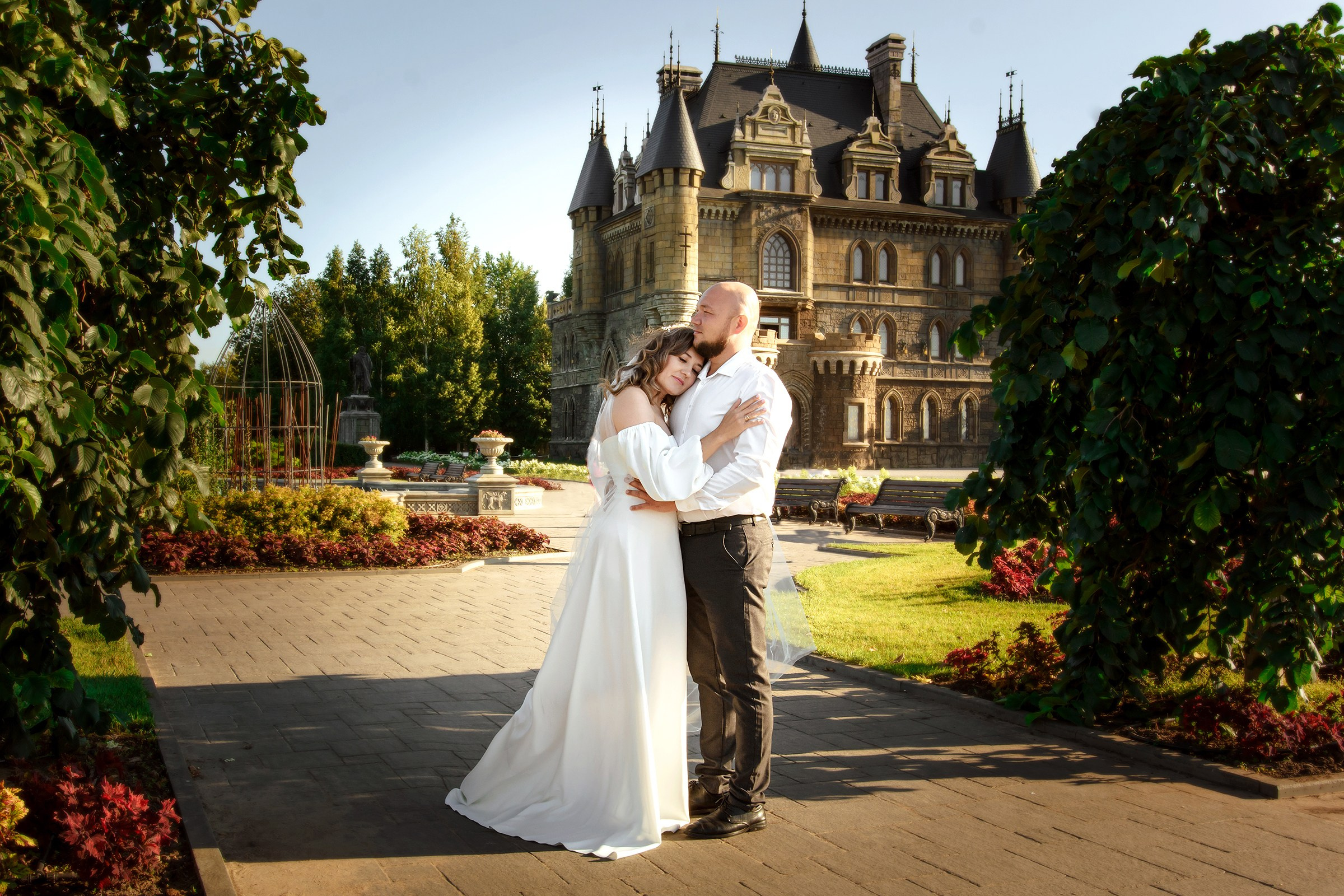 Свадебная фотосъемка у Замка Гарибальди. Фотограф Оксана Сафонова г. Тольятти