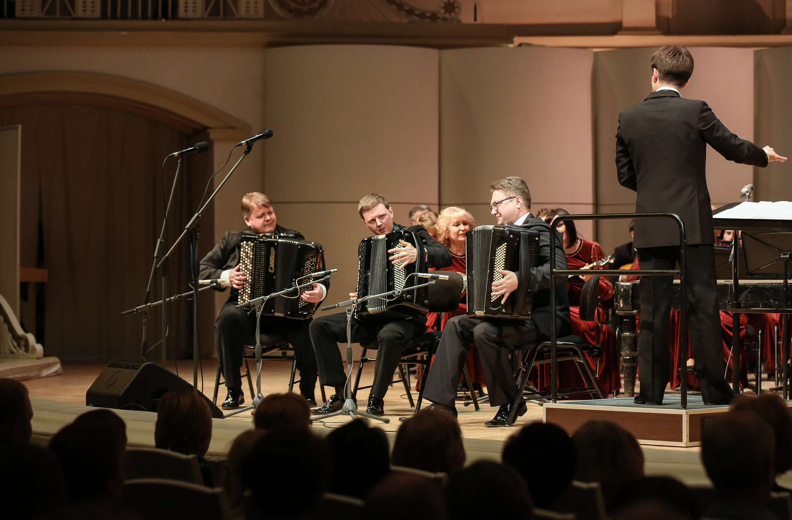 Концерт «Один виток вокруг планеты» ко Дню космонавтики. Дарья Письменюк / Darya Leitstern — фотограф, музыкант, журналист, путешественник