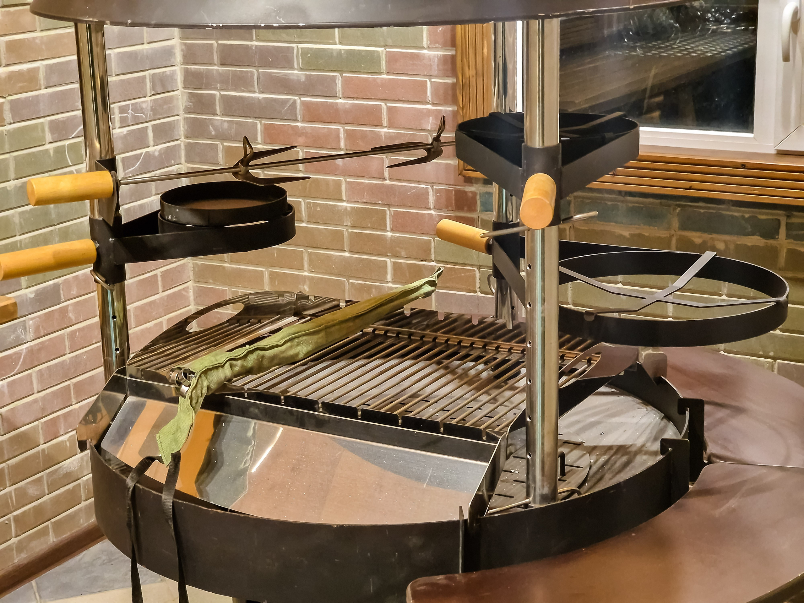 Новый гриль-домик. База на острове. Туристическая база отдыха «Островная» о Недоразумения