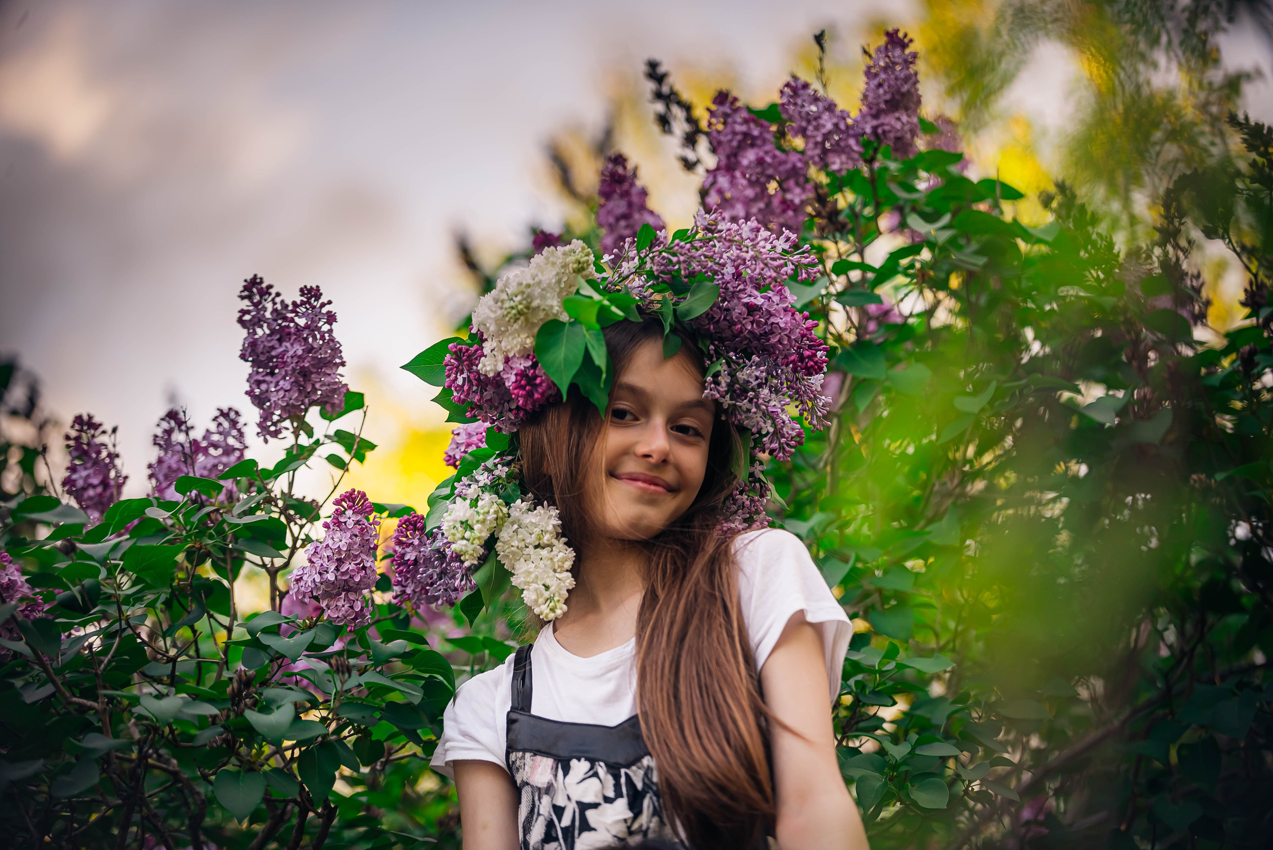 Анютка в сиреньке. Арт-фотограф Евгений Матвиенко